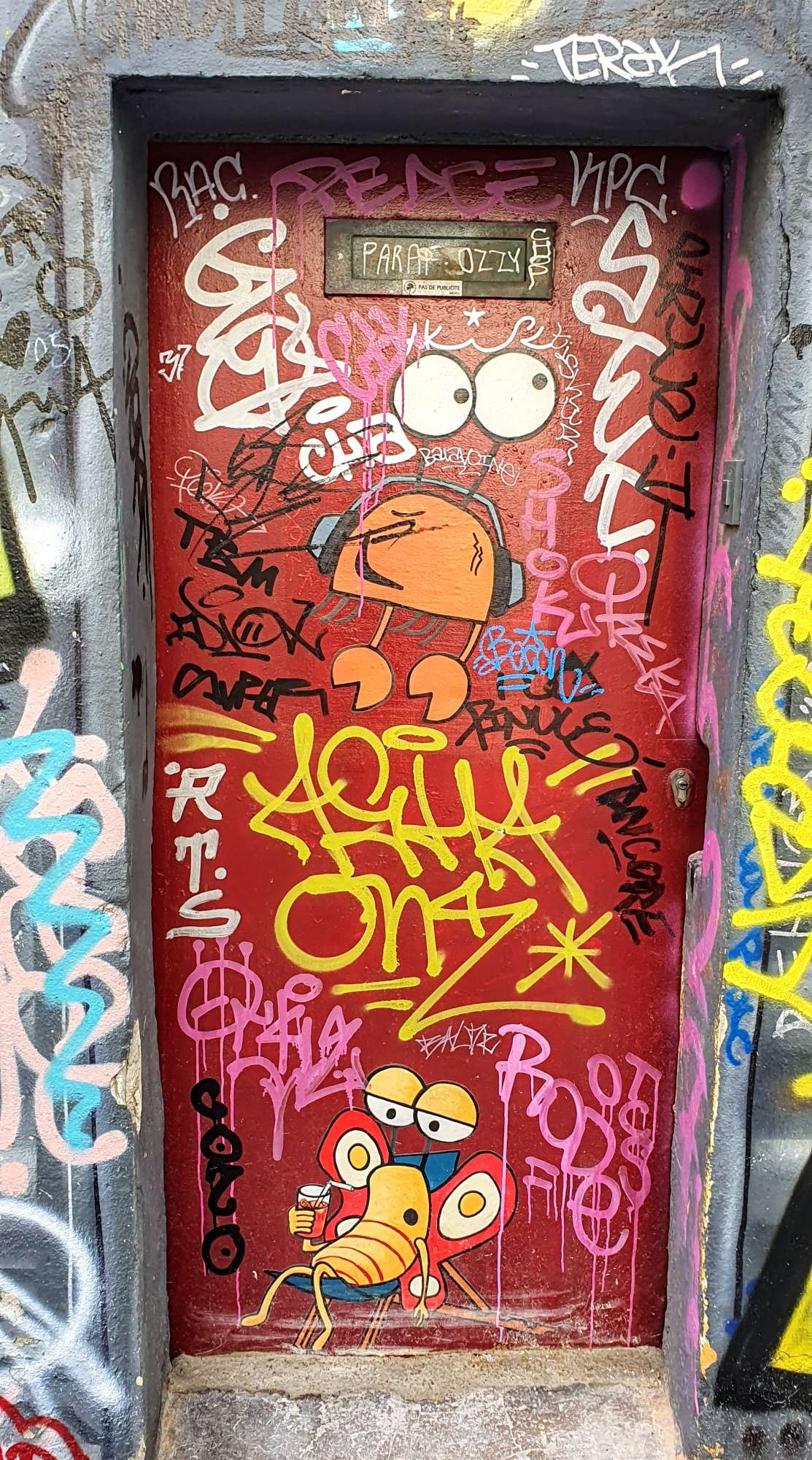 
								Street-art graffiti fresque 
								Ax Creart 
									2A Rue du Bouleau
									13002
									Marseille
									France 
									Pat Finder
								Street-Art-Safari.com
								