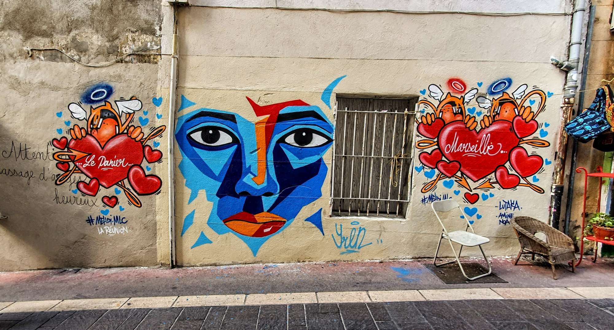 
								Street-art graffiti fresque 
								 
									24 Rue Baussenque
									13002
									Marseille
									France 
									Pat Finder
								Street-Art-Safari.com
								