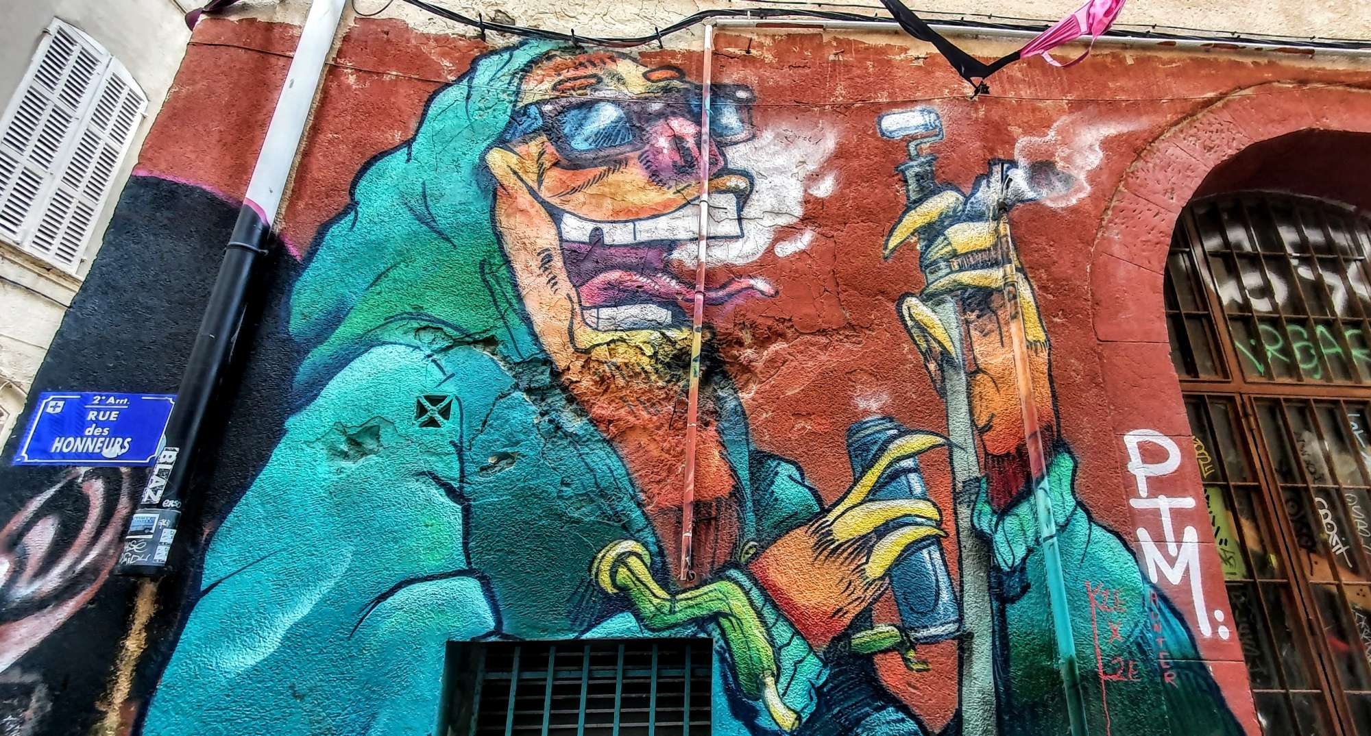 
								Street-art graffiti fresque 
								 
									34 Rue des Honneurs
									13002
									Marseille
									France 
									Pat Finder
								Street-Art-Safari.com
								