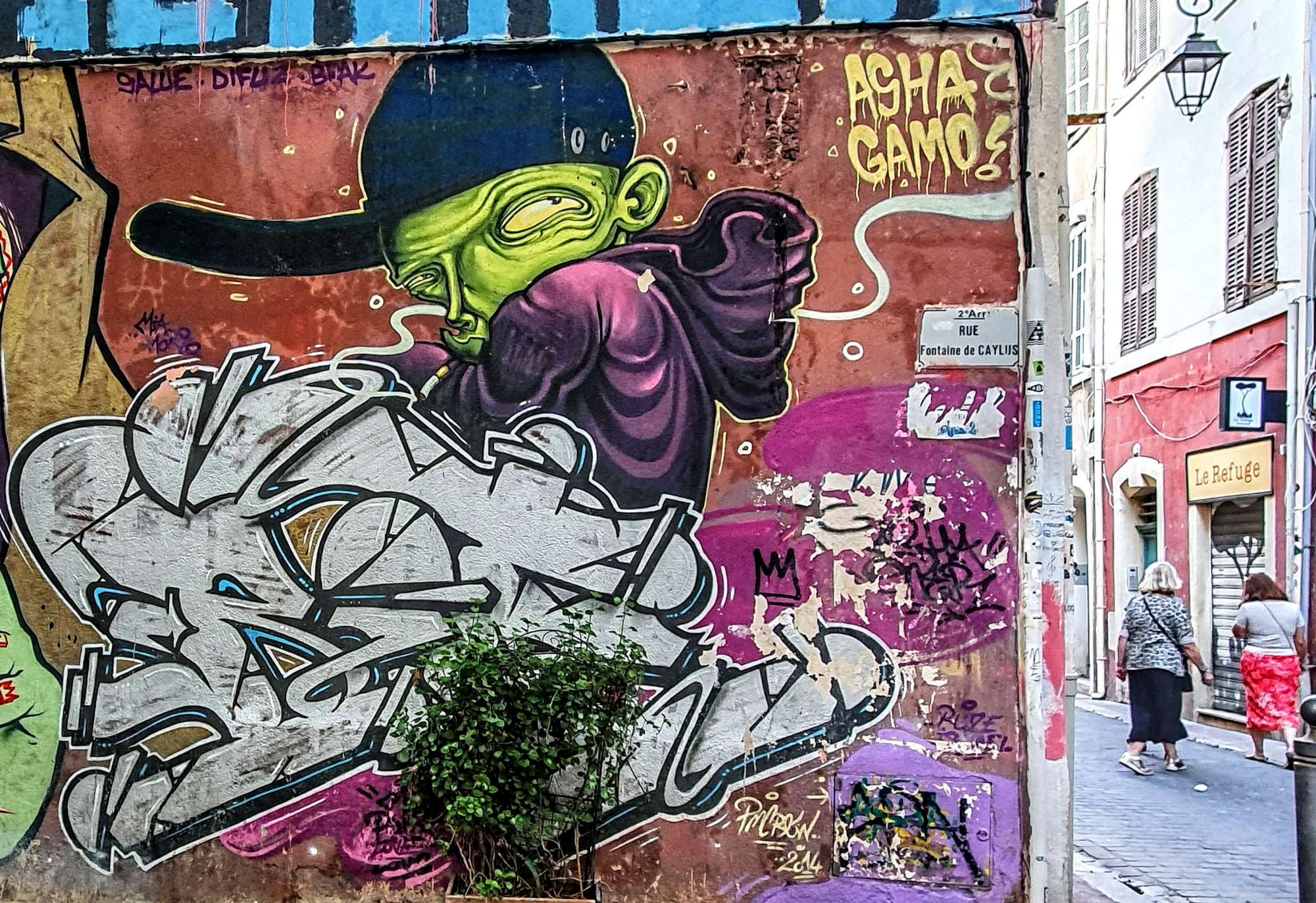 
								Street-art graffiti fresque 
								Asha, Gamo 
									14 Rue du Refuge
									13002
									Marseille
									France 
									Pat Finder
								Street-Art-Safari.com
								