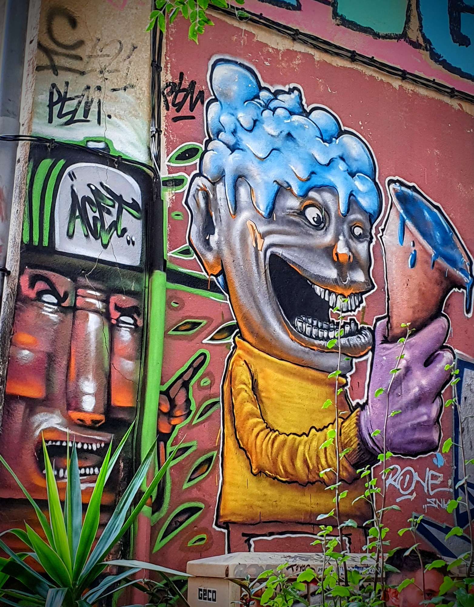 
								Street-art graffiti fresque 
								Rone 
									14 Rue du Refuge
									13002
									Marseille
									France 
									Pat Finder
								Street-Art-Safari.com
								