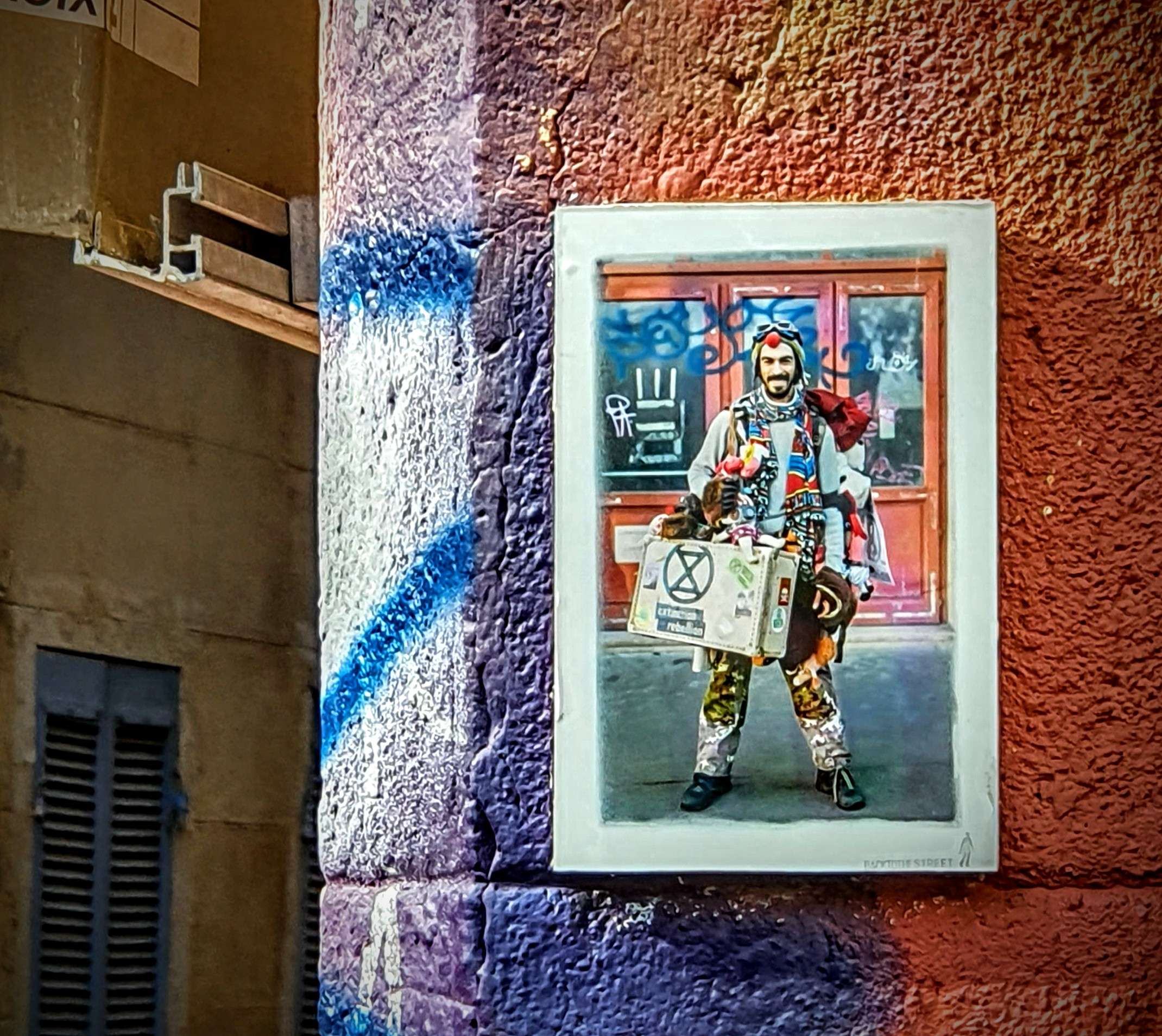 
								Street-art graffiti fresque 
								BackToTheStreet 
									29 Mont&eacute;e des Accoules
									13002
									Marseille
									France 
									Pat Finder
								Street-Art-Safari.com
								