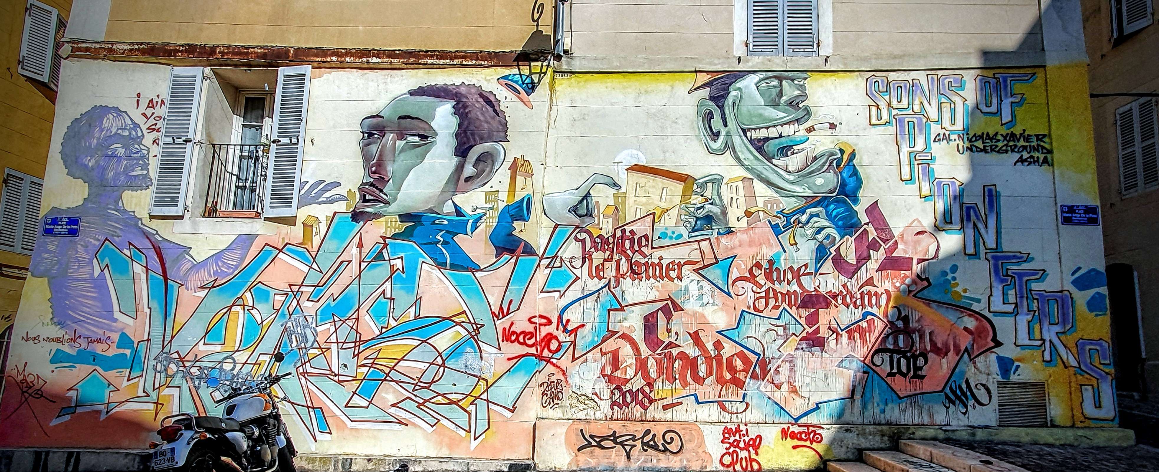 
								Street-art graffiti fresque 
								Rone 
									6 Rue Puits Baussenque
									13002
									Marseille
									France 
									Pat Finder
								Street-Art-Safari.com
								