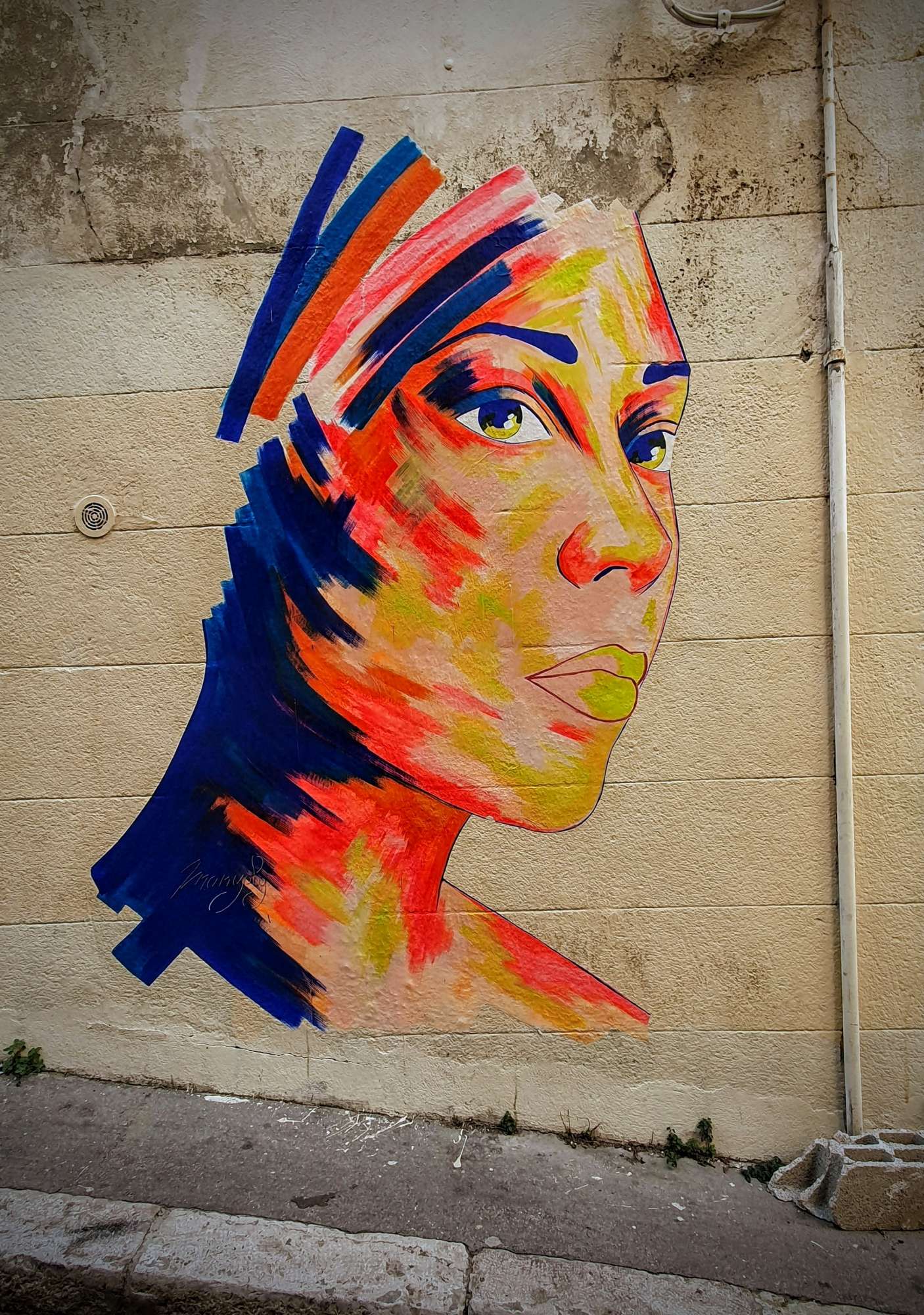 
								Street-art graffiti fresque 
								Manyoly 
									20 Rue Sainte-Fran&ccedil;oise
									13002
									Marseille
									France 
									Pat Finder
								Street-Art-Safari.com
								