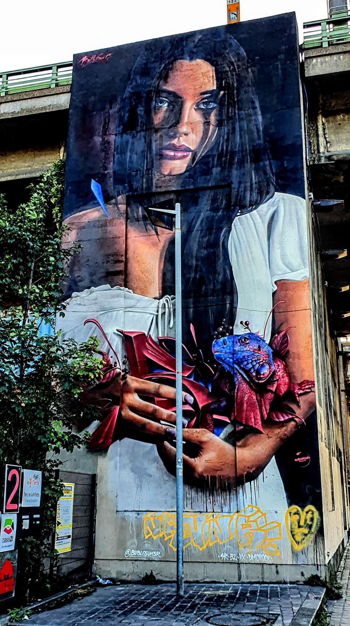 
								Street-art graffiti fresque 
								Bublegum 
									4285 Boulevard P&eacute;riph&eacute;rique
									75019
									Paris
									France 
									Pat Finder
								Street-Art-Safari.com
								