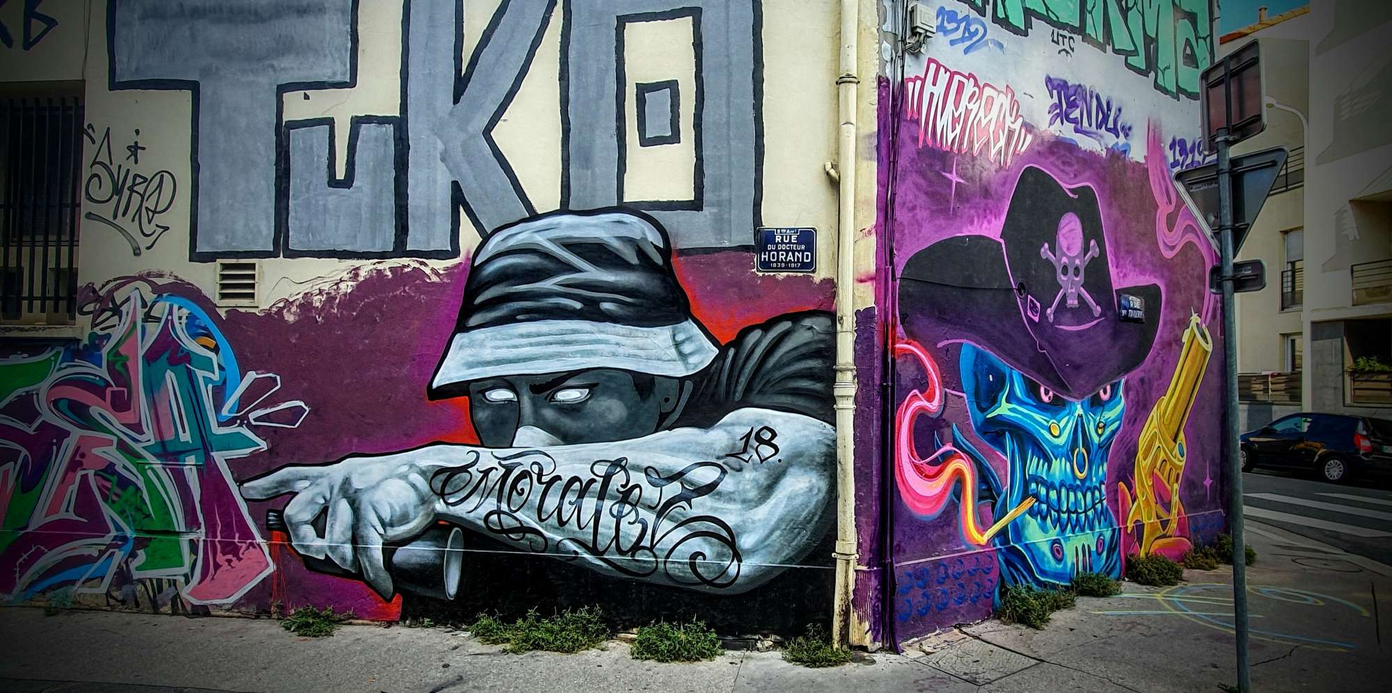 
								Street-art graffiti fresque 
								Huereck, Moralez xv3st 
									16 Rue du Docteur Horand
									69009
									Lyon
									France 
									Pat Finder
								Street-Art-Safari.com
								