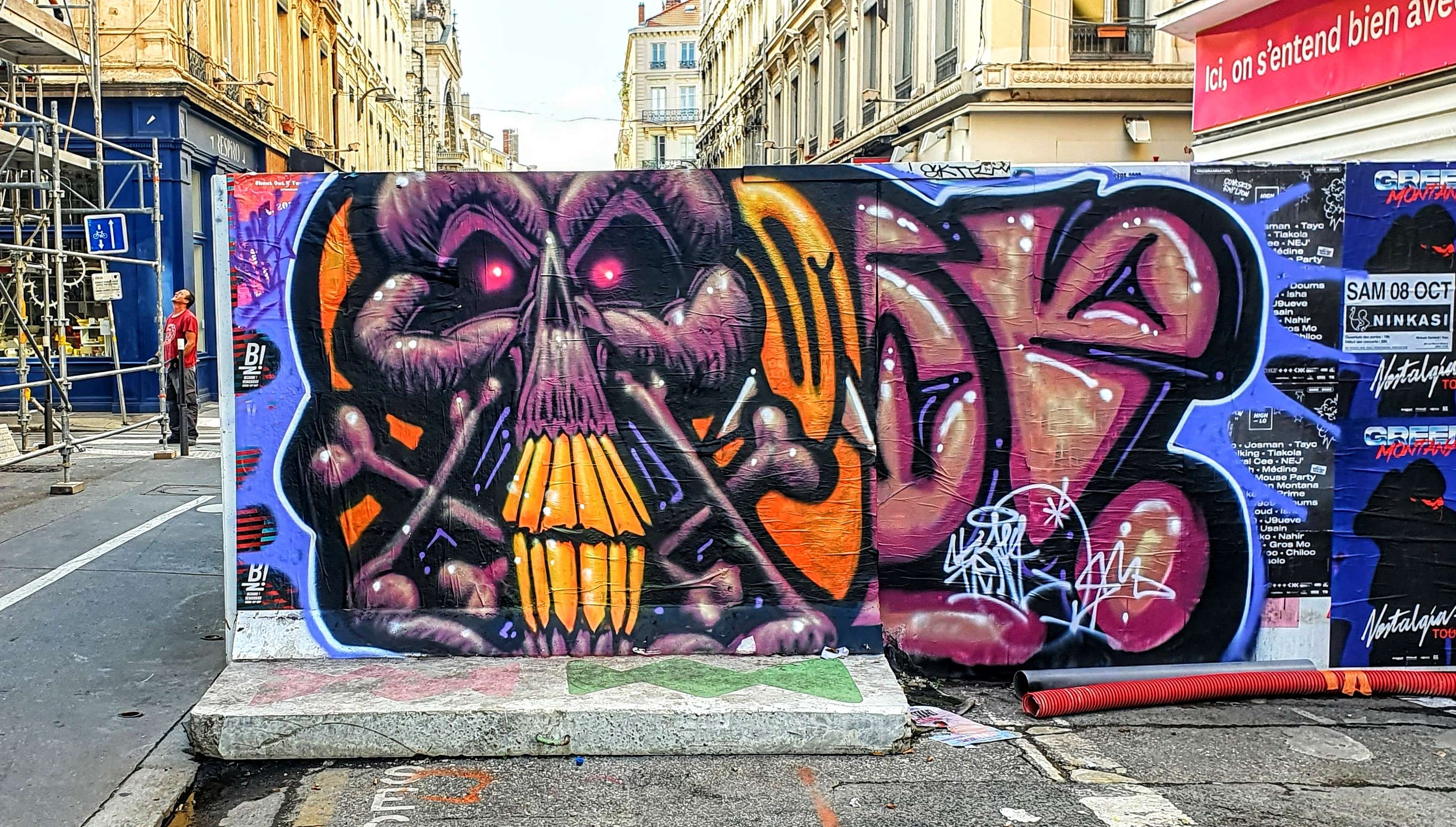 
								Street-art graffiti fresque 
								Skema 
									1 Rue Chavanne
									69001
									Lyon
									France 
									Pat Finder
								Street-Art-Safari.com
								