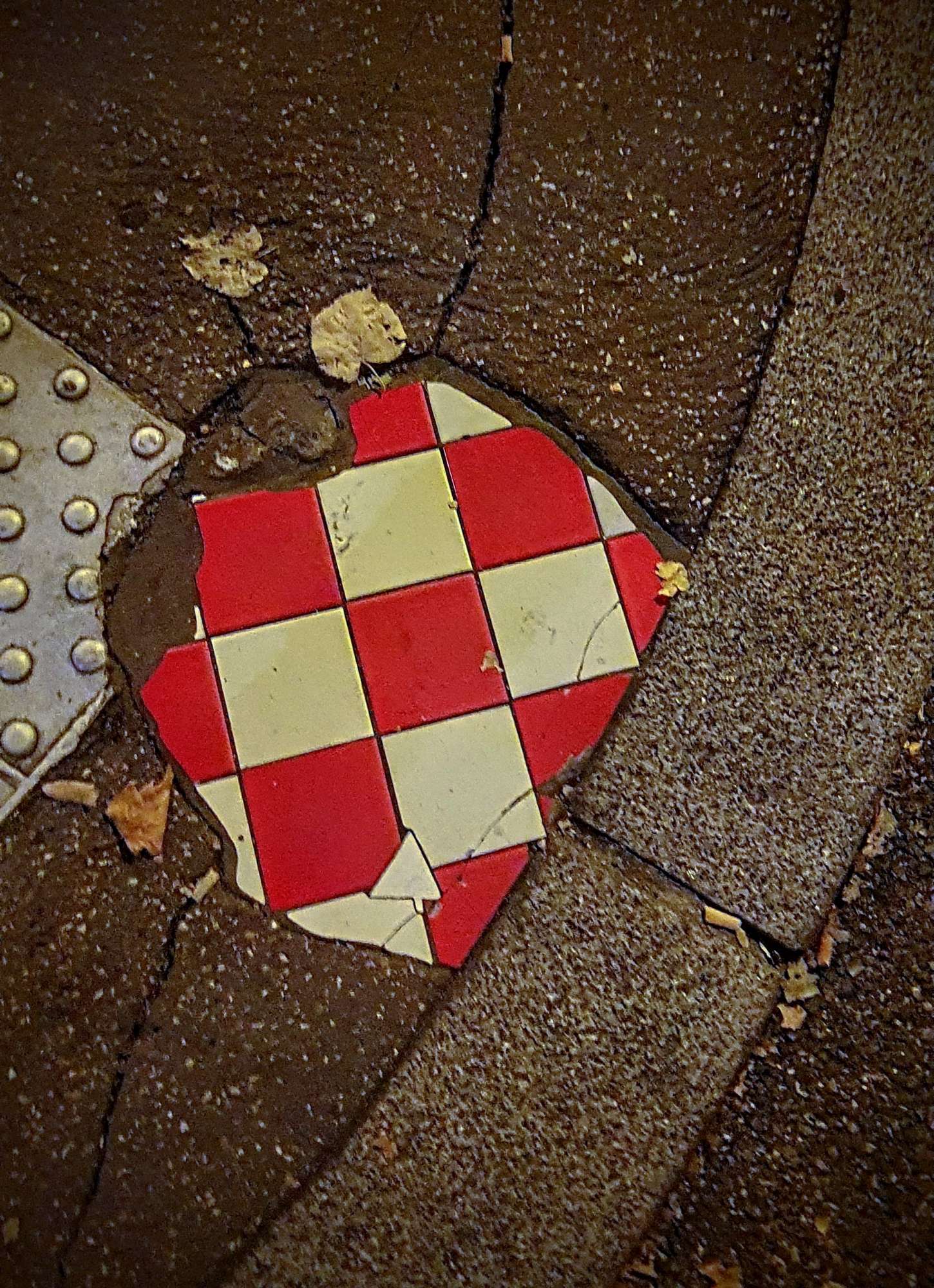 
								Street-art graffiti fresque 
								Ememem 
									243 Rue Vend&ocirc;me
									69003
									Lyon
									France 
									Pat Finder
								Street-Art-Safari.com
								