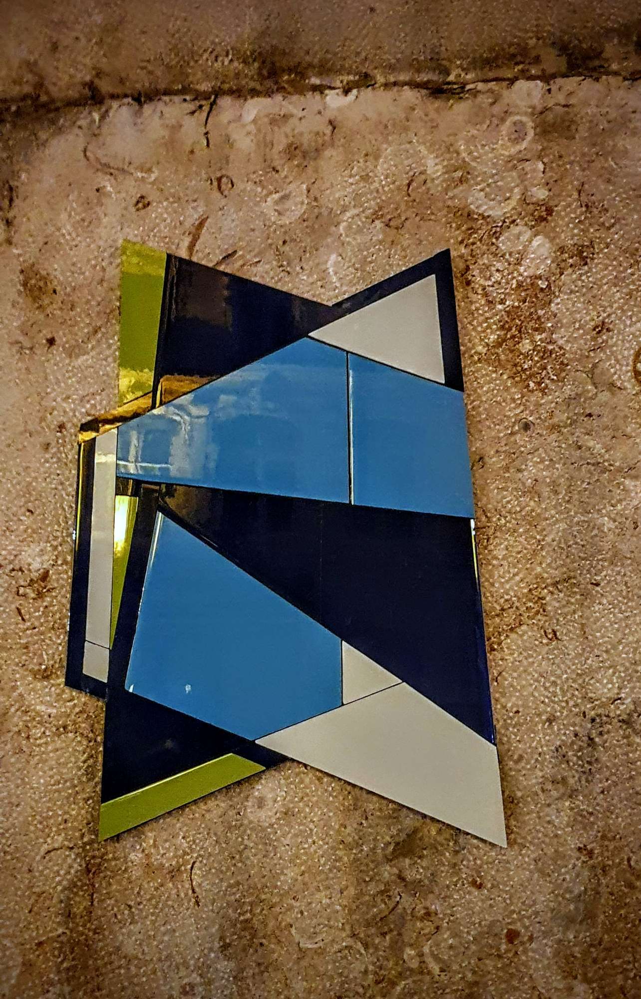 
								Street-art graffiti fresque 
								Pomme de Boue 
									1 Rue du Pr&eacute;sident &Eacute;douard Herriot
									69001
									Lyon
									France 
									Pat Finder
								Street-Art-Safari.com
								