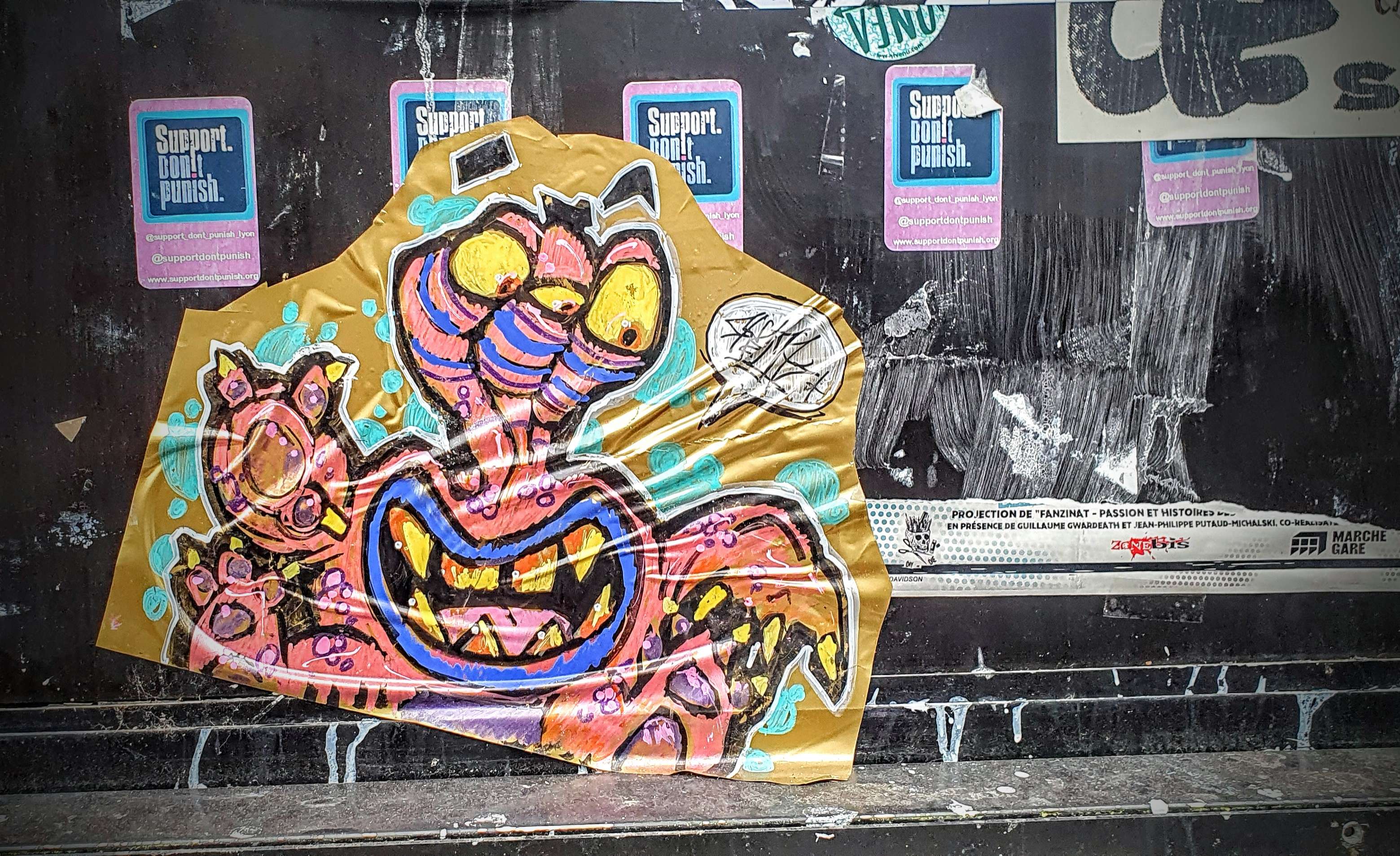 
								Street-art graffiti fresque 
								Skema 
									163 Avenue Mar&eacute;chal de Saxe
									69003
									Lyon
									France 
									Pat Finder
								Street-Art-Safari.com
								