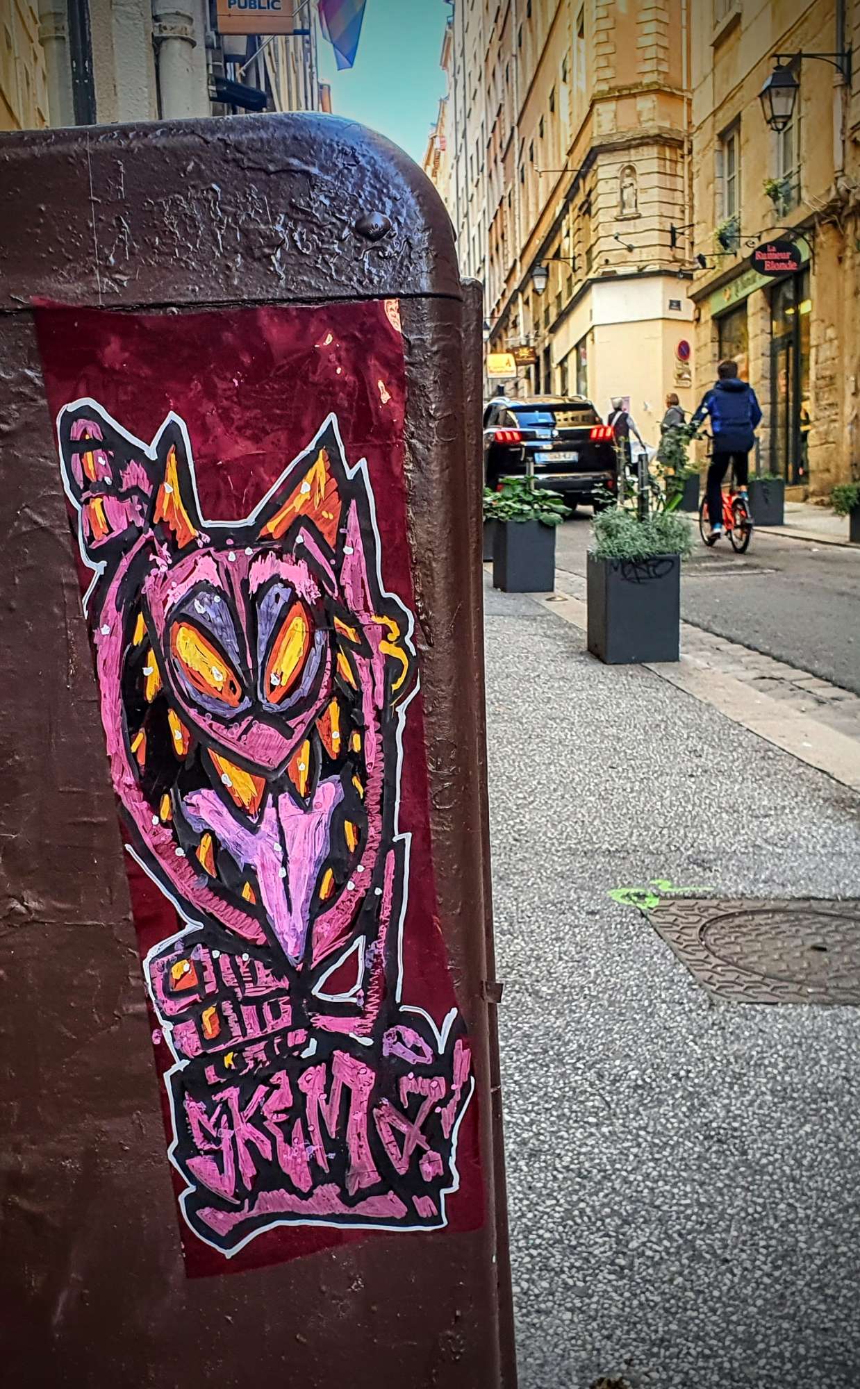 
								Street-art graffiti fresque 
								Skema 
									23 Rue Romarin
									69001
									Lyon
									France 
									Pat Finder
								Street-Art-Safari.com
								