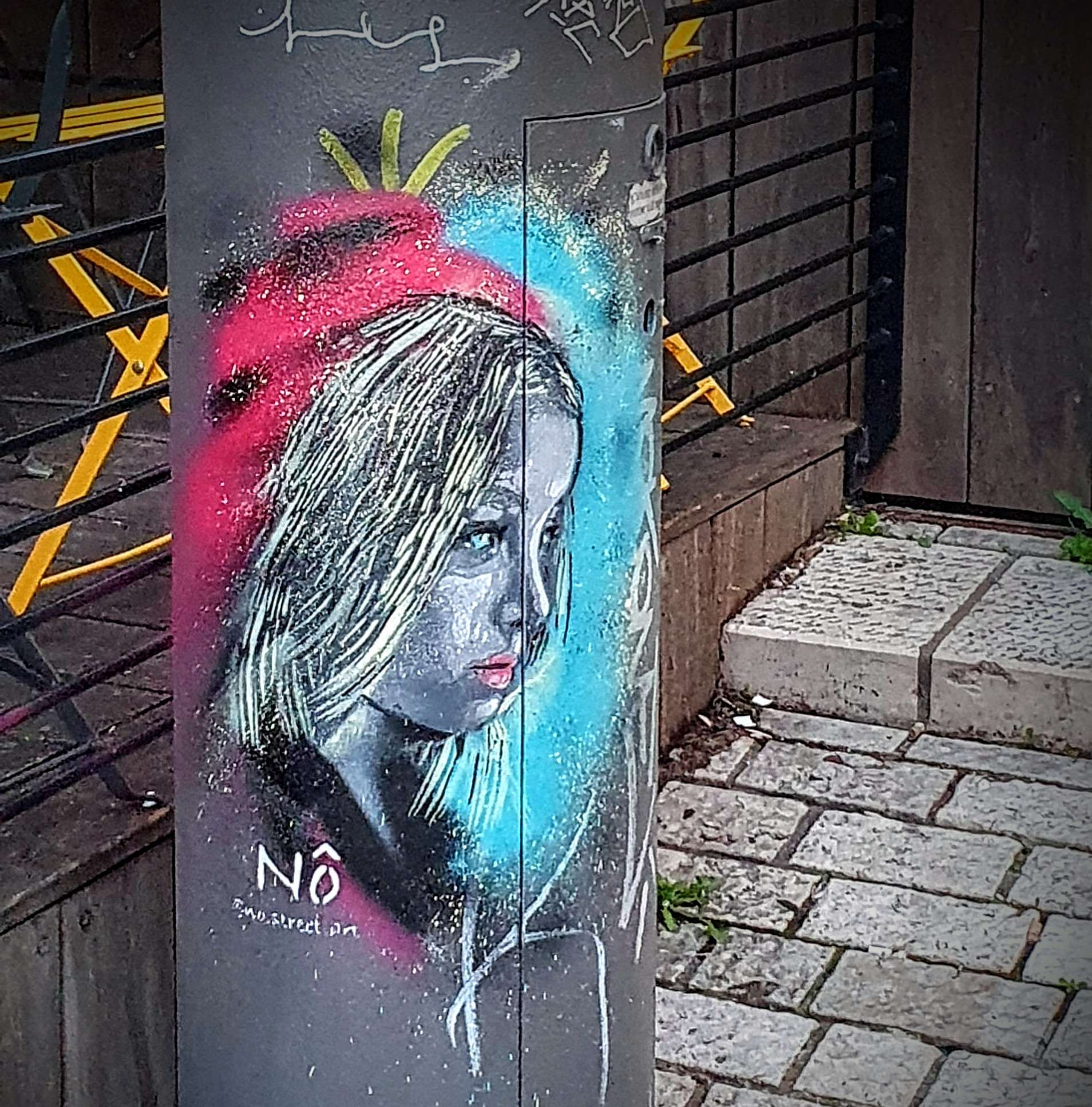 
								Street-art graffiti fresque 
								N&ocirc; 
									55 Mont&eacute;e de la Grande-C&ocirc;te
									69001
									Lyon
									France 
									Pat Finder
								Street-Art-Safari.com
								