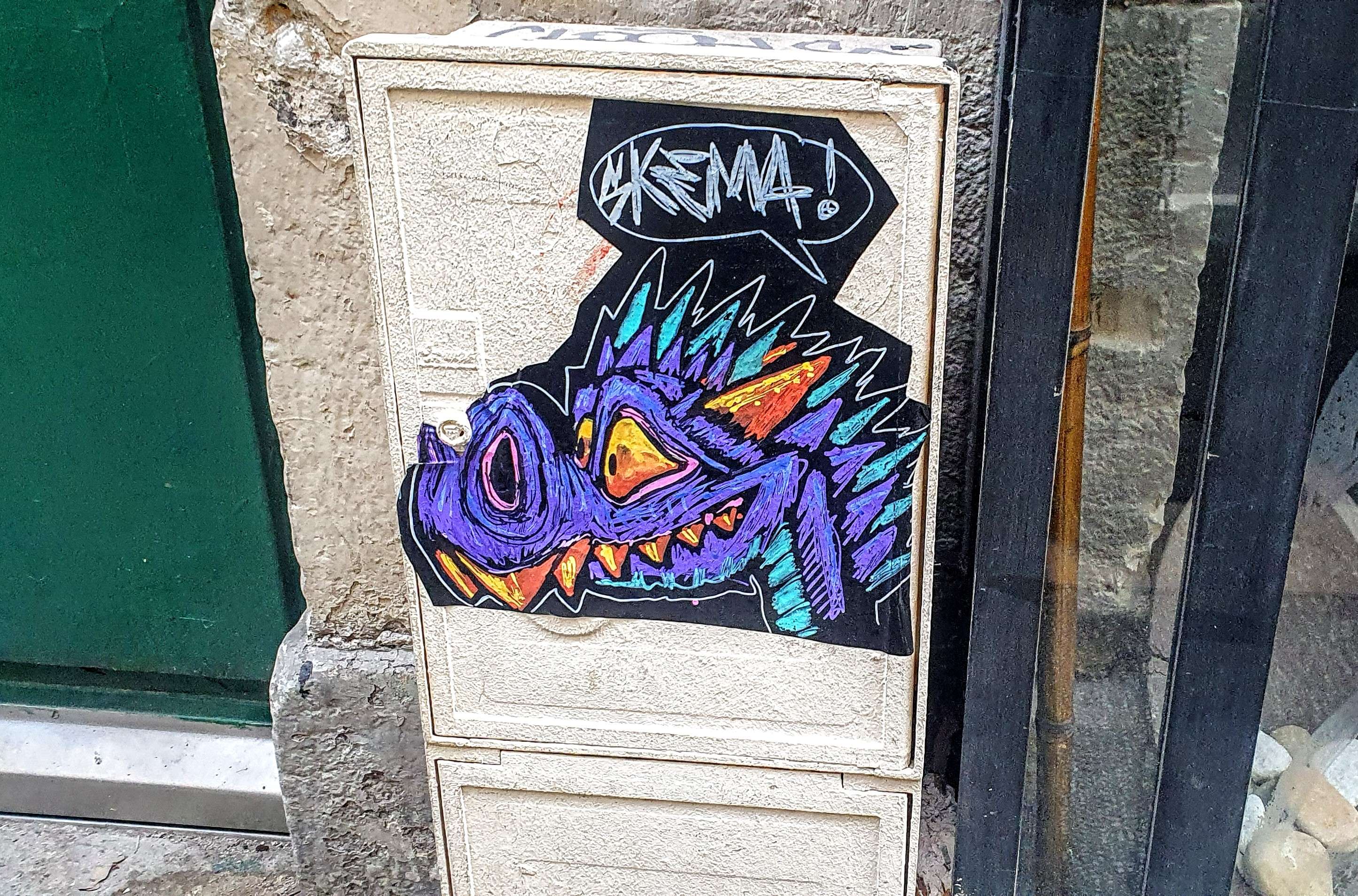 
								Street-art graffiti fresque 
								Skema 
									17 Rue des Capucins
									69001
									Lyon
									France 
									Pat Finder
								Street-Art-Safari.com
								