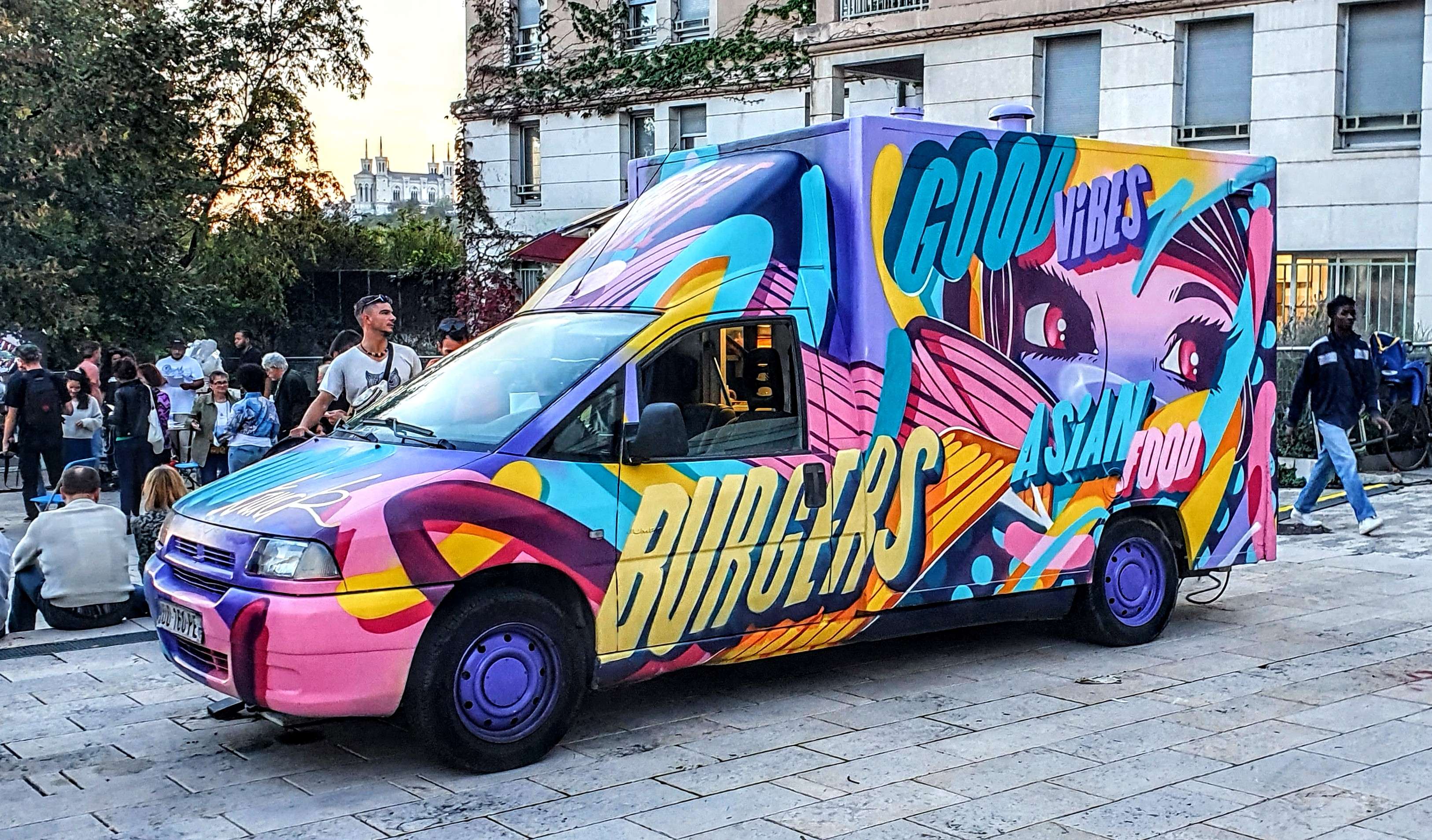 
								Street-art graffiti fresque 
								YNot 
									51 Rue du Bon-Pasteur
									69001
									Lyon
									France 
									Pat Finder
								Street-Art-Safari.com
								