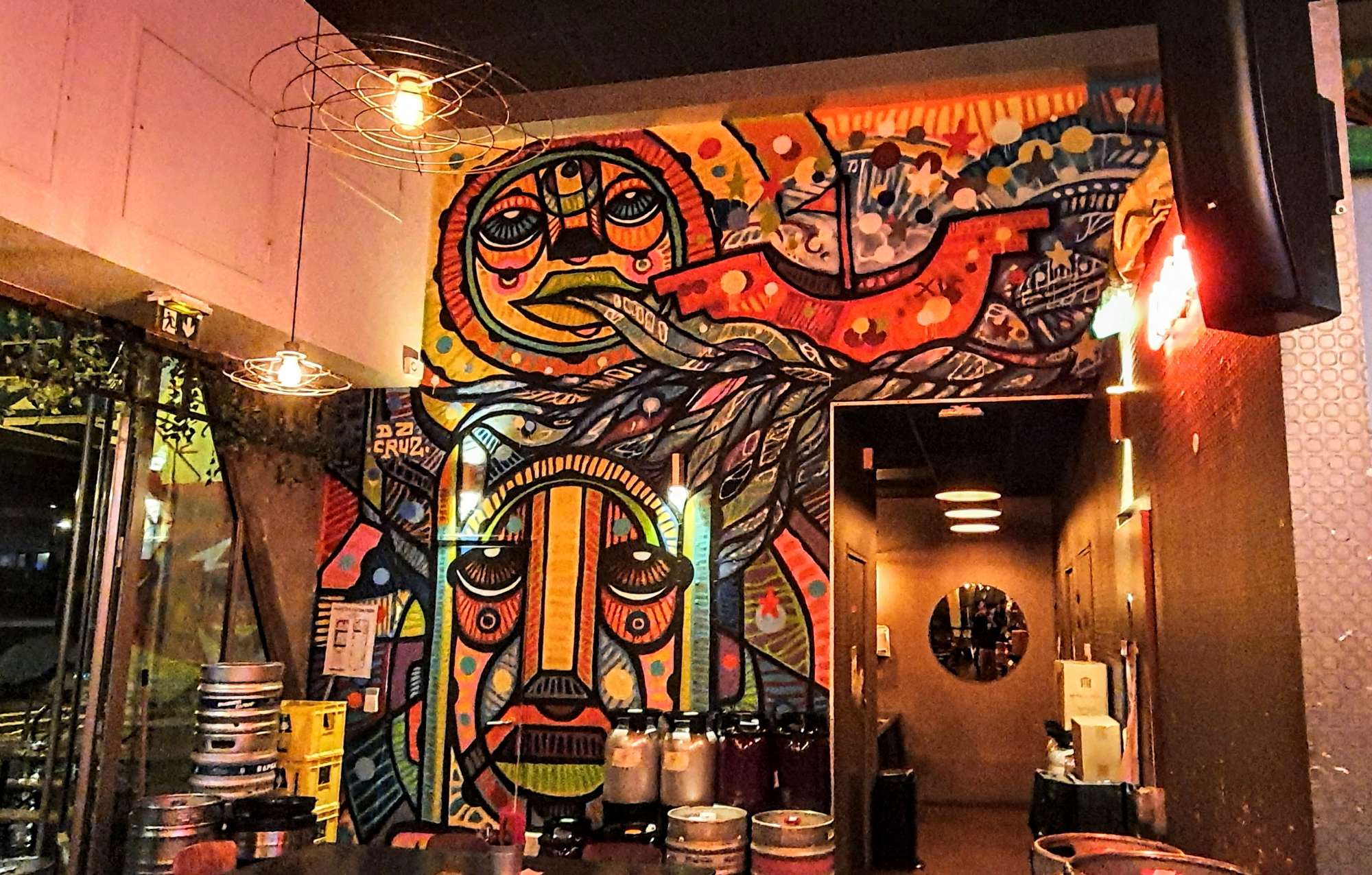 
								Street-art graffiti fresque 
								Da Cruz 
									26 Quai de la Marne
									75019
									Paris
									France 
									Pat Finder
								Street-Art-Safari.com
								