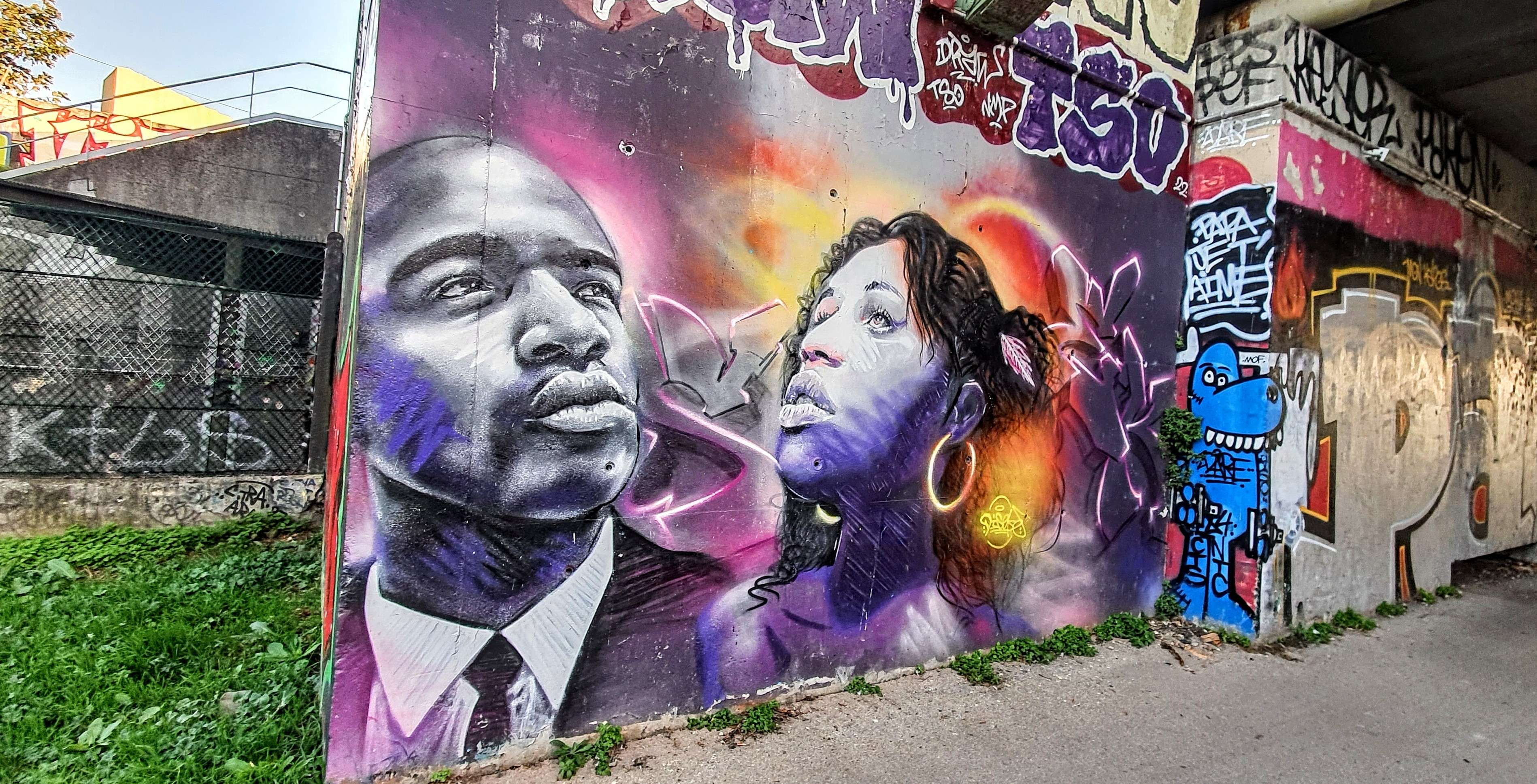 
								Street-art graffiti fresque 
								 
									17 Avenue Jean Jaur&egrave;s
									93000
									Bobigny
									France 
									Pat Finder
								Street-Art-Safari.com
								