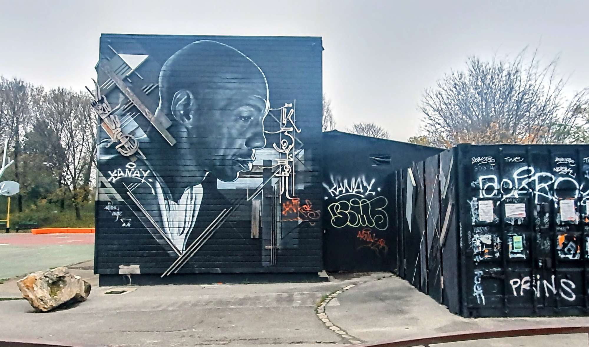 
								Street-art graffiti fresque 
								 
									167B Rue de Paris
									93000
									Bobigny
									France 
									Pat Finder
								Street-Art-Safari.com
								