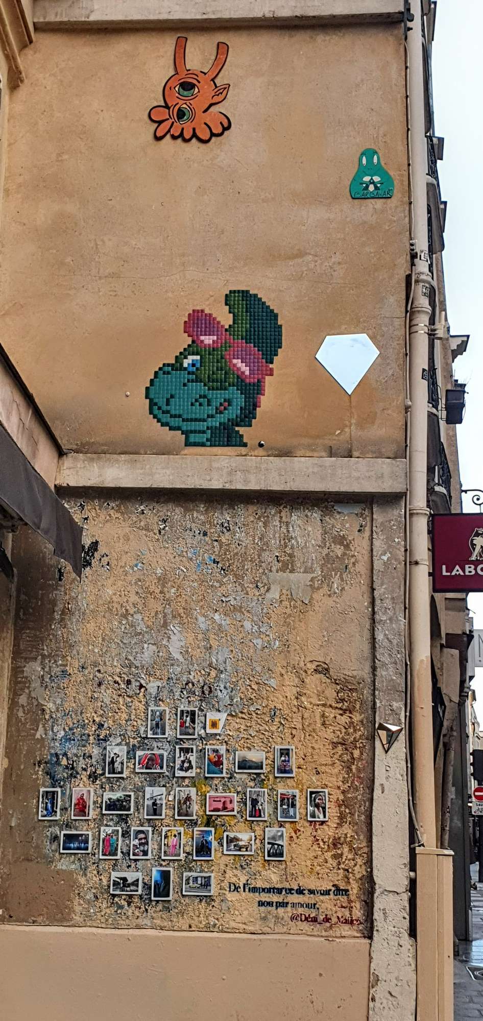 
								Street-art graffiti fresque 
								 
									11 Rue Vieille-du-Temple
									75004
									Paris
									France 
									Pat Finder
								Street-Art-Safari.com
								