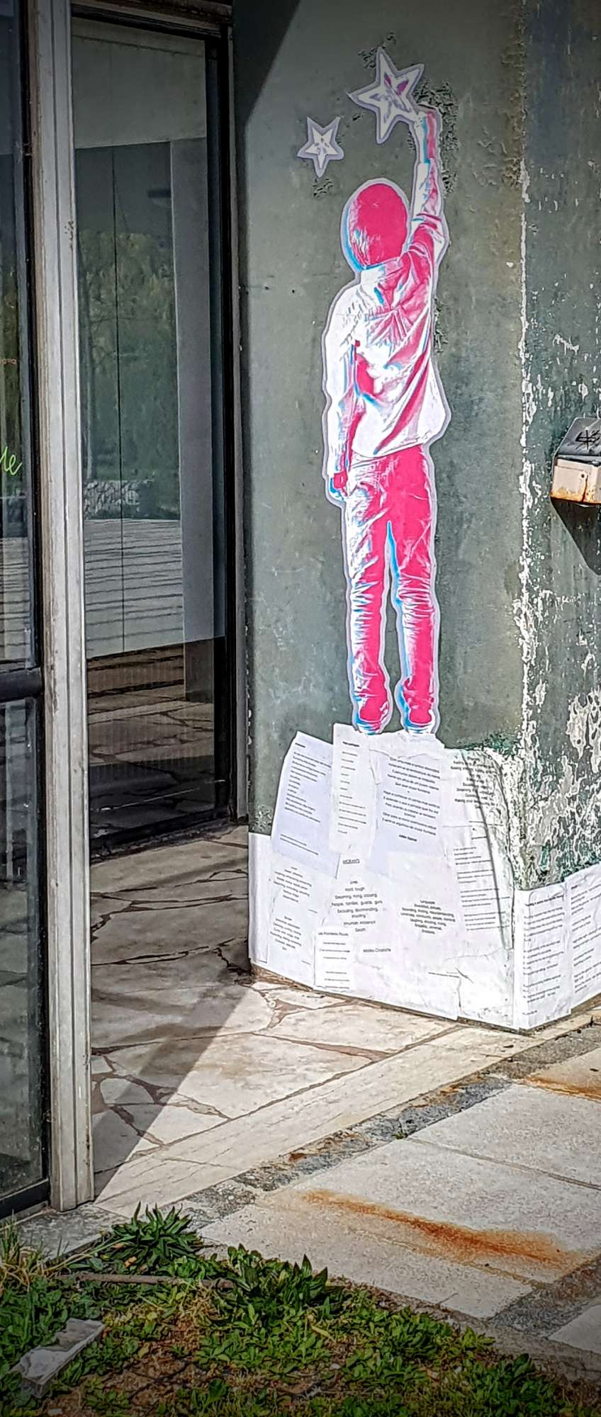 
								Street-art graffiti fresque 
								 
									11 Rue de la Physique
									69100
									Villeurbanne
									France 
									Pat Finder
								Street-Art-Safari.com
								