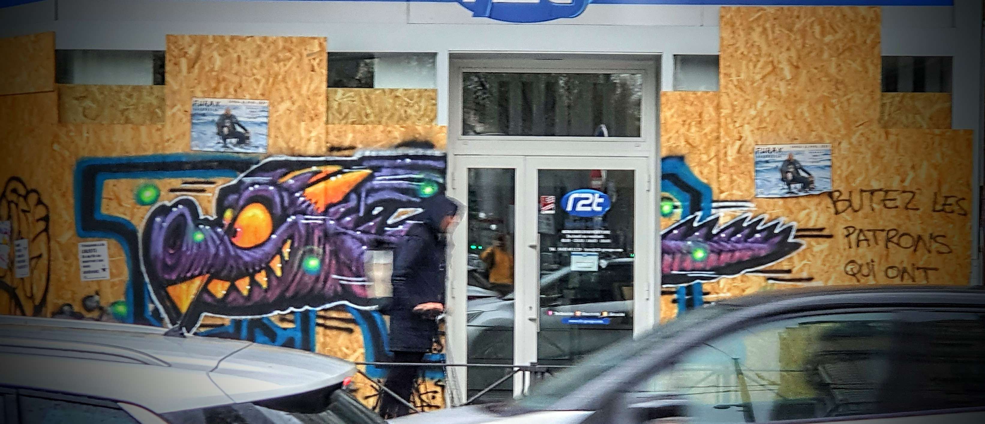 
								Street-art graffiti fresque 
								Skema 
									
									69007
									Lyon
									France 
									Pat Finder
								Street-Art-Safari.com
								