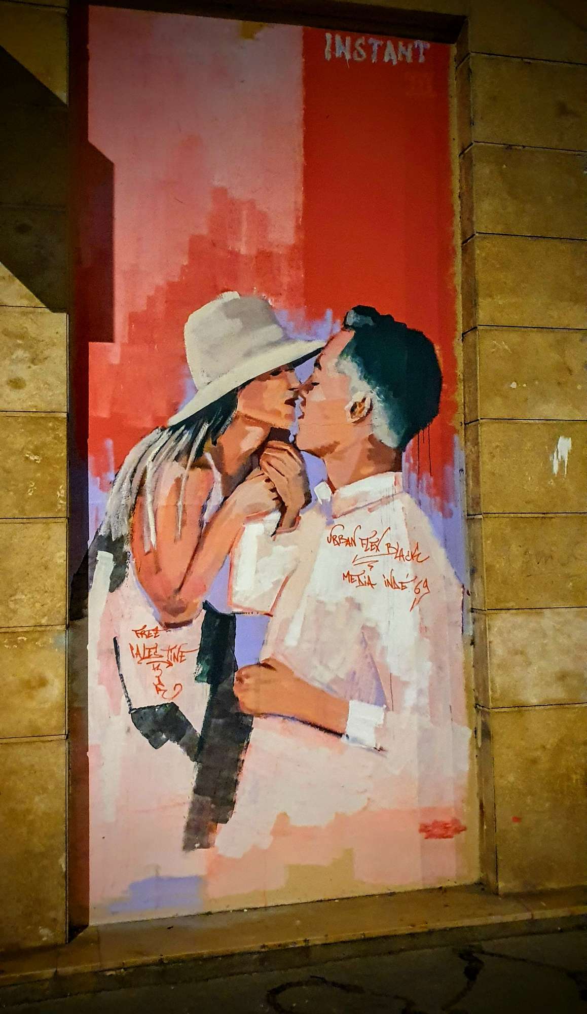 
								Street-art graffiti fresque 
								Muz Mural Media 
									29 Rue Franklin
									69002
									Lyon
									France 
									Pat Finder
								Street-Art-Safari.com
								