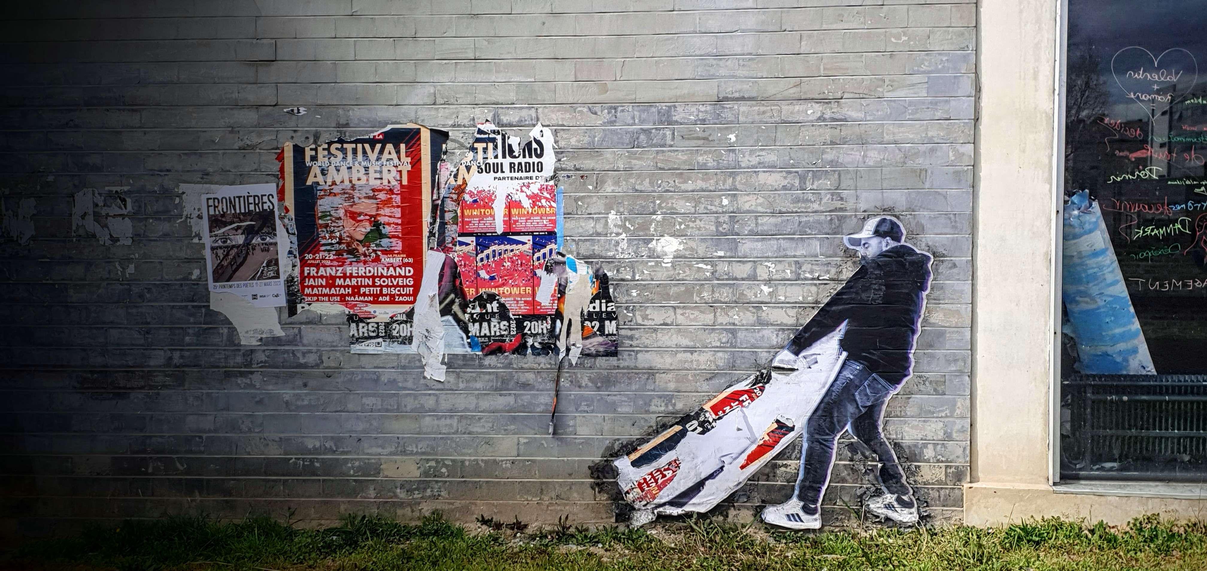 
								Street-art graffiti fresque 
								 
									11 Rue de la Physique
									69100
									Villeurbanne
									France 
									Pat Finder
								Street-Art-Safari.com
								