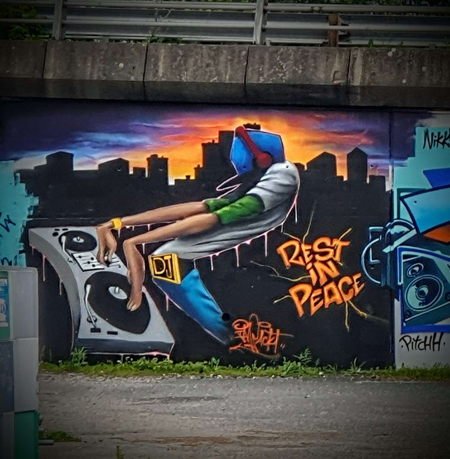 
								Street-art graffiti fresque 
								 
									3 Boulevard de Stalingrad
									69100
									Villeurbanne
									France 
									Pat Finder
								Street-Art-Safari.com
								