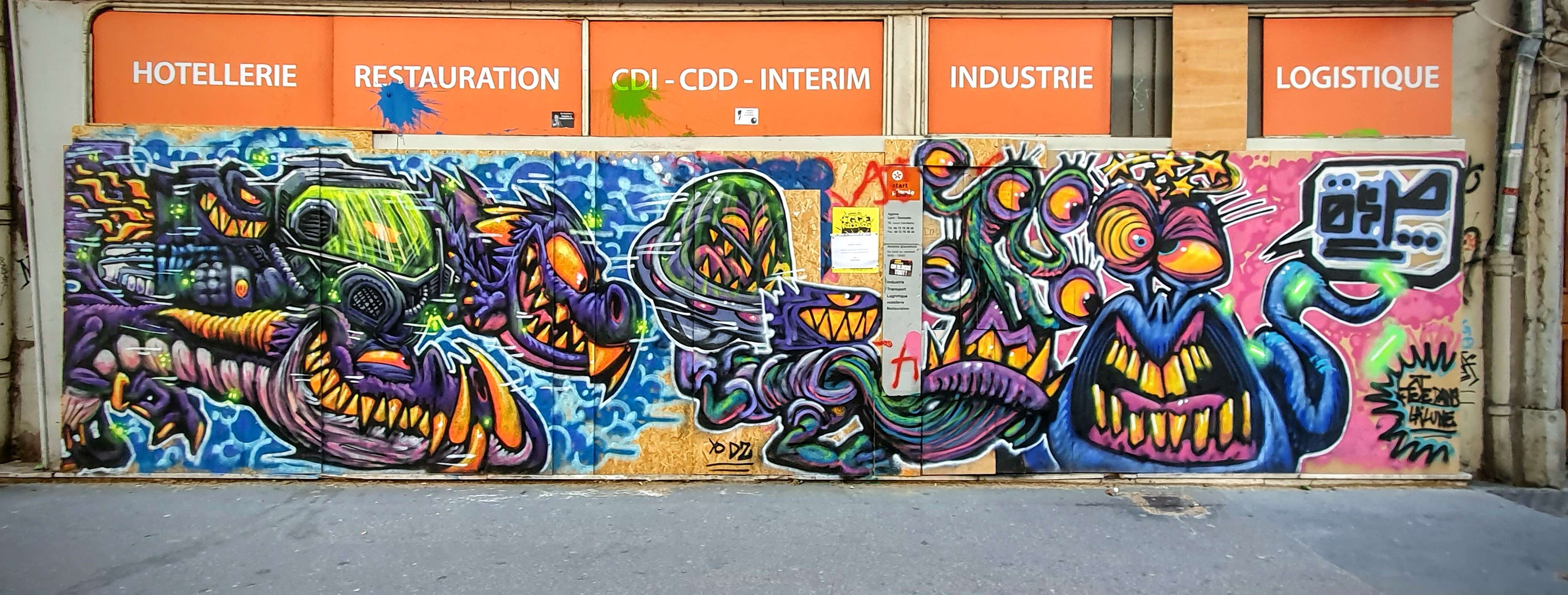 
								Street-art graffiti fresque 
								Skema 
									78 Cours Gambetta
									69007
									Lyon
									France 
									Pat Finder
								Street-Art-Safari.com
								