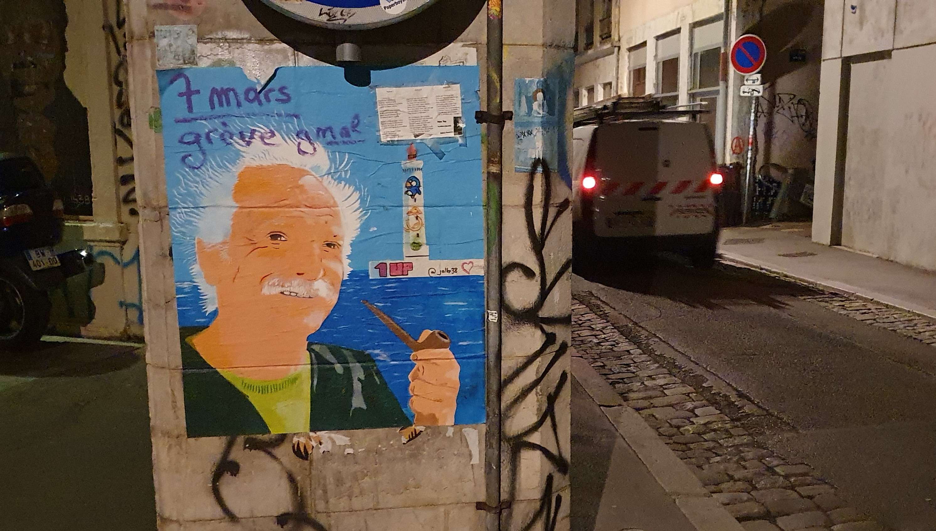 
								Street-art graffiti fresque 
								jalb38 
									35 Rue Neyret
									69001
									Lyon
									France 
									Pat Finder
								Street-Art-Safari.com
								