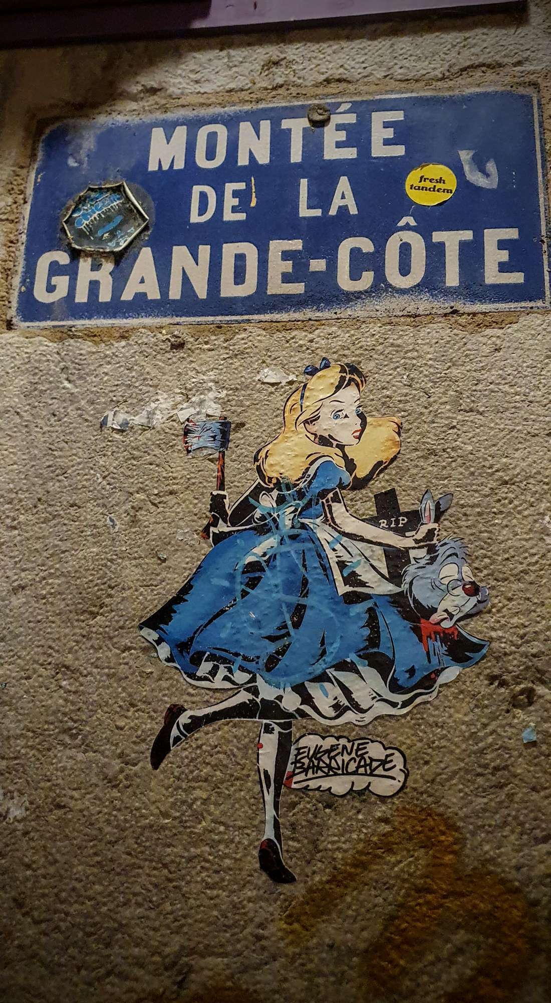 
								Street-art graffiti fresque 
								Eug&egrave;ne BARRICADE 
									25 Rue des Tables Claudiennes
									69001
									Lyon
									France 
									Pat Finder
								Street-Art-Safari.com
								