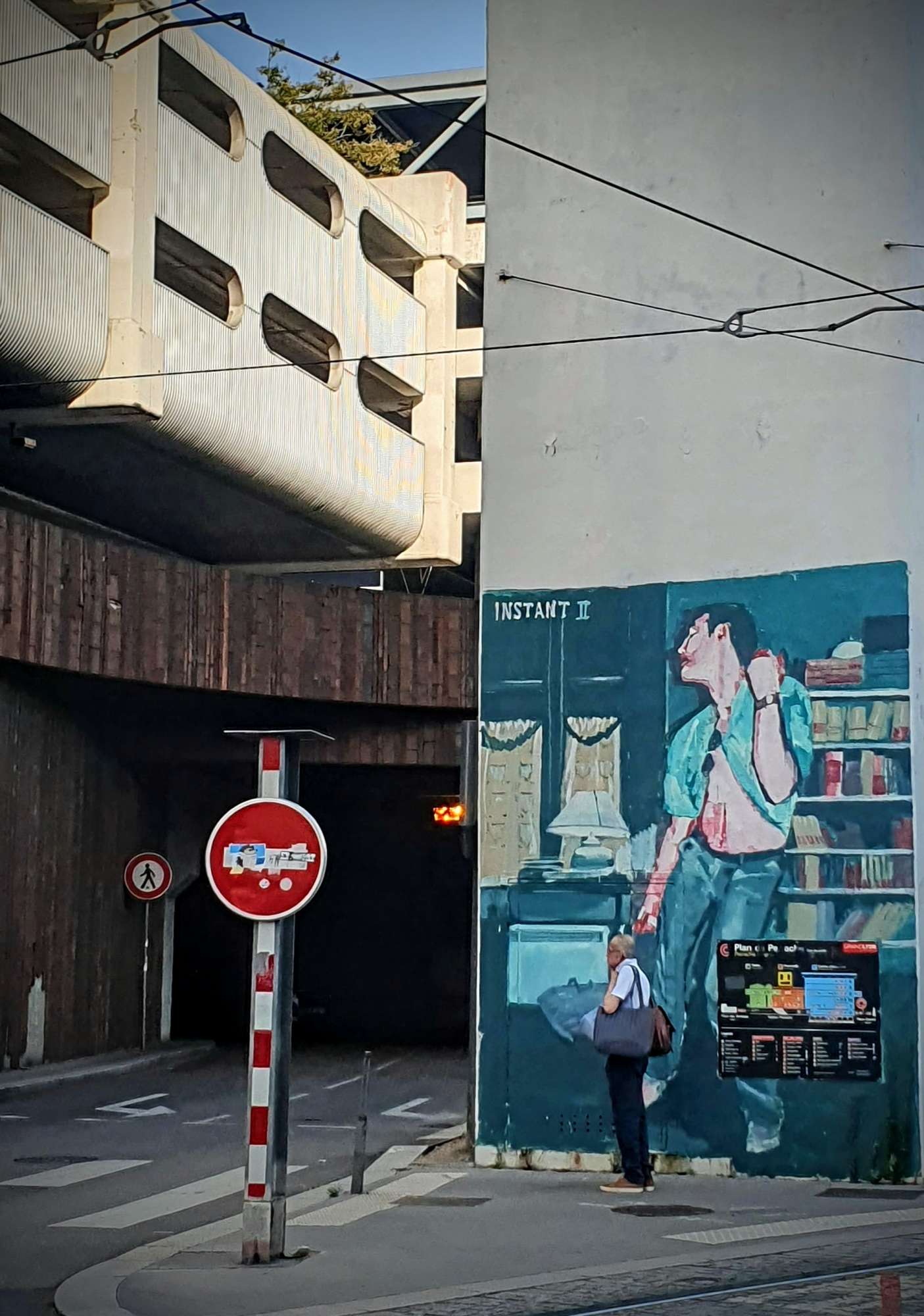 
								Street-art graffiti fresque 
								Muz Mural Media 
									23 Cours de Verdun R&eacute;camier
									69002
									Lyon
									France 
									Pat Finder
								Street-Art-Safari.com
								