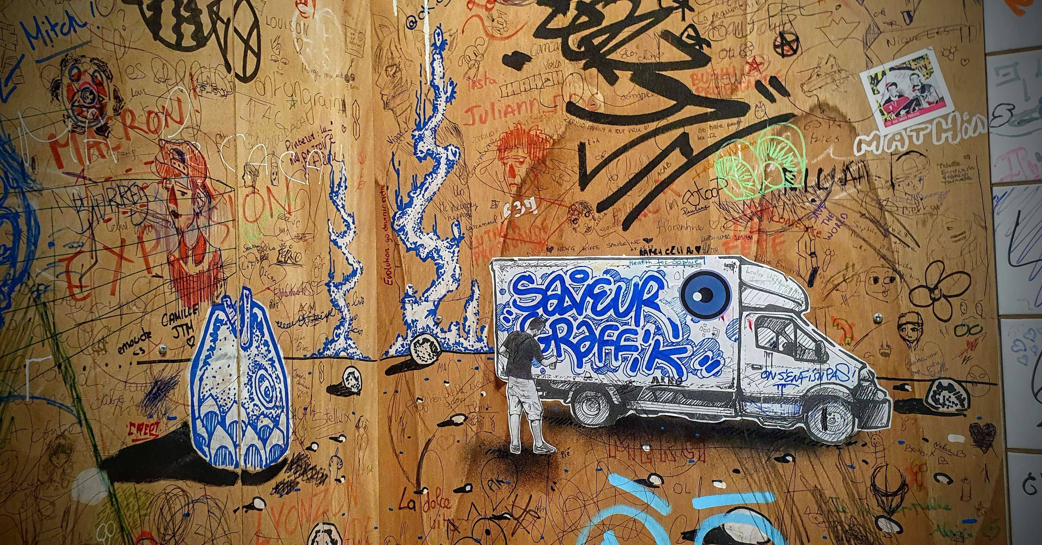 
								Street-art graffiti fresque 
								Saveur Graffik 
									1 Avenue de Grande Bretagne
									69006
									Lyon
									France 
									Pat Finder
								Street-Art-Safari.com
								