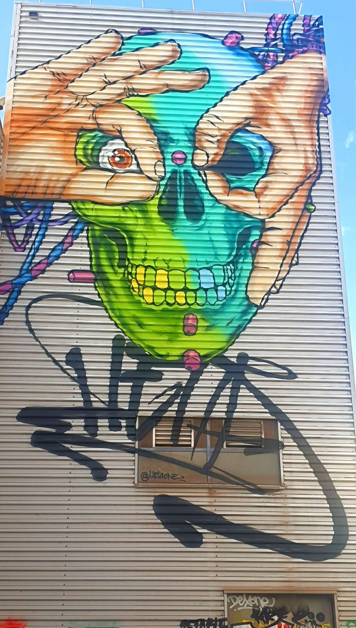 
								Street-art graffiti fresque 
								HetaOne 
									173 Rue de Gerland
									69007
									Lyon
									France 
									Pat Finder
								Street-Art-Safari.com
								