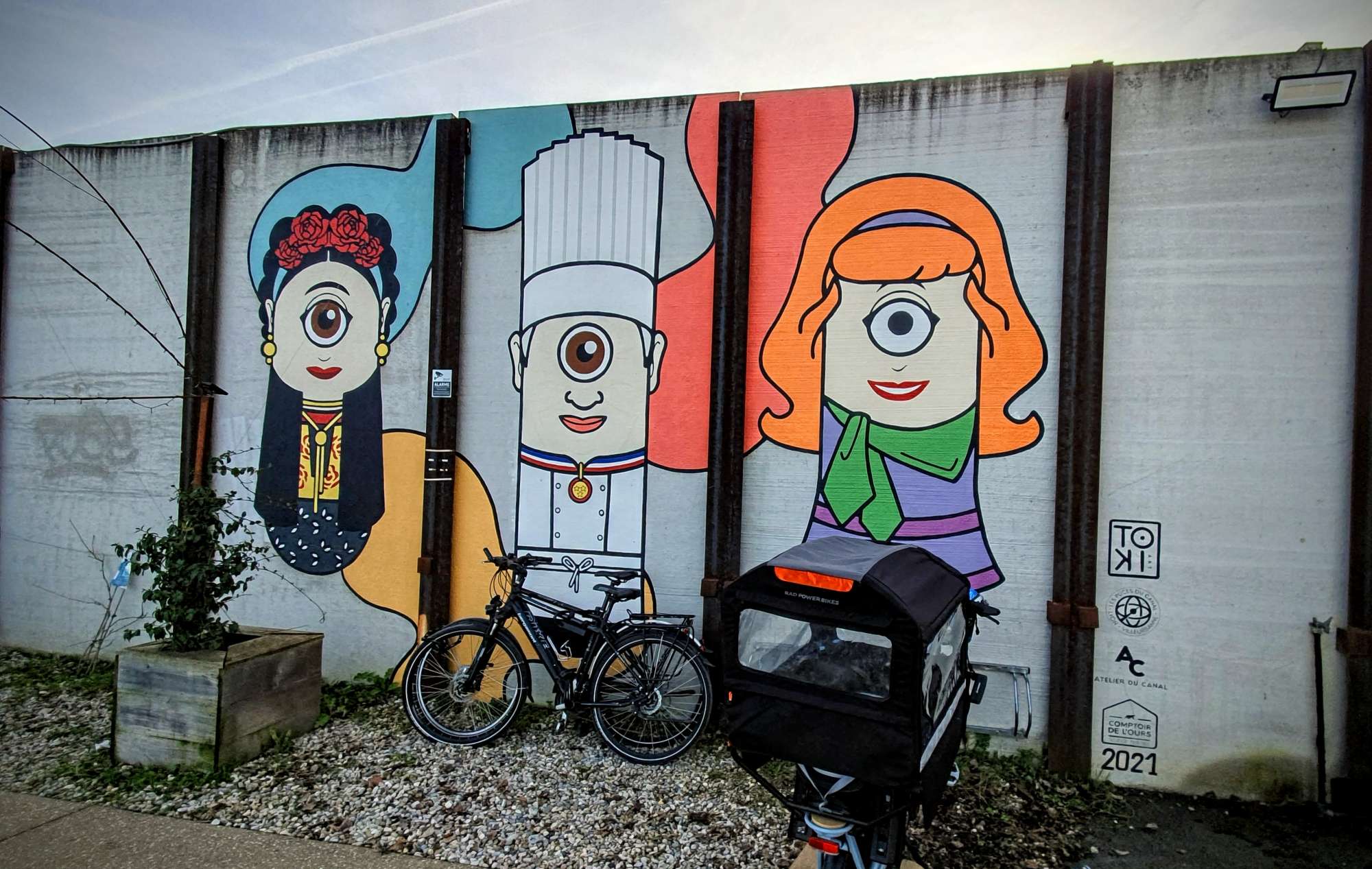 
								Street-art graffiti fresque 
								TOKI art 
									3 Rue Eug&egrave;ne Pottier
									69100
									Villeurbanne
									France 
									Pat Finder
								Street-Art-Safari.com
								