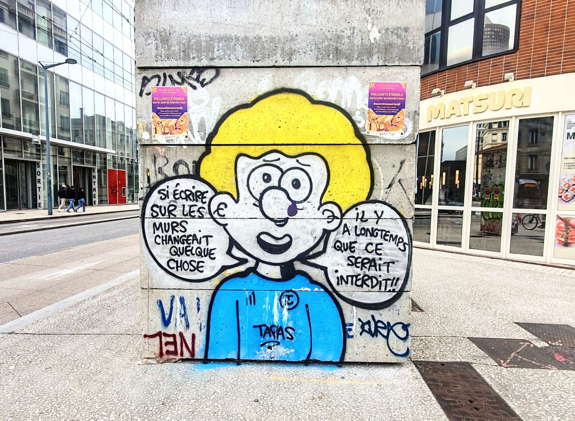 
								Street-art graffiti fresque 
								Tapas 
									113 Cours Lafayette
									69006
									Lyon
									France 
									Pat Finder
								Street-Art-Safari.com
								