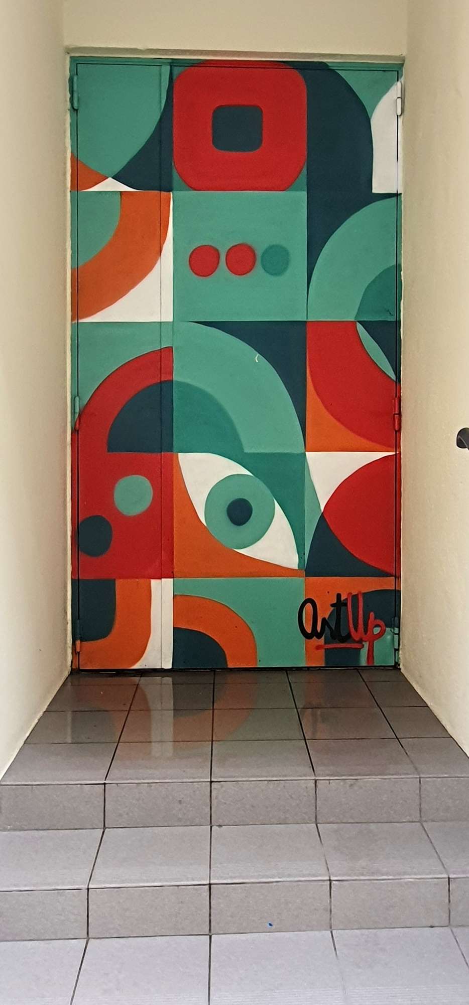 
								Street-art graffiti fresque 
								ArtUp 
									104 Rue Boileau
									69006
									Lyon
									France 
									Pat Finder
								Street-Art-Safari.com
								