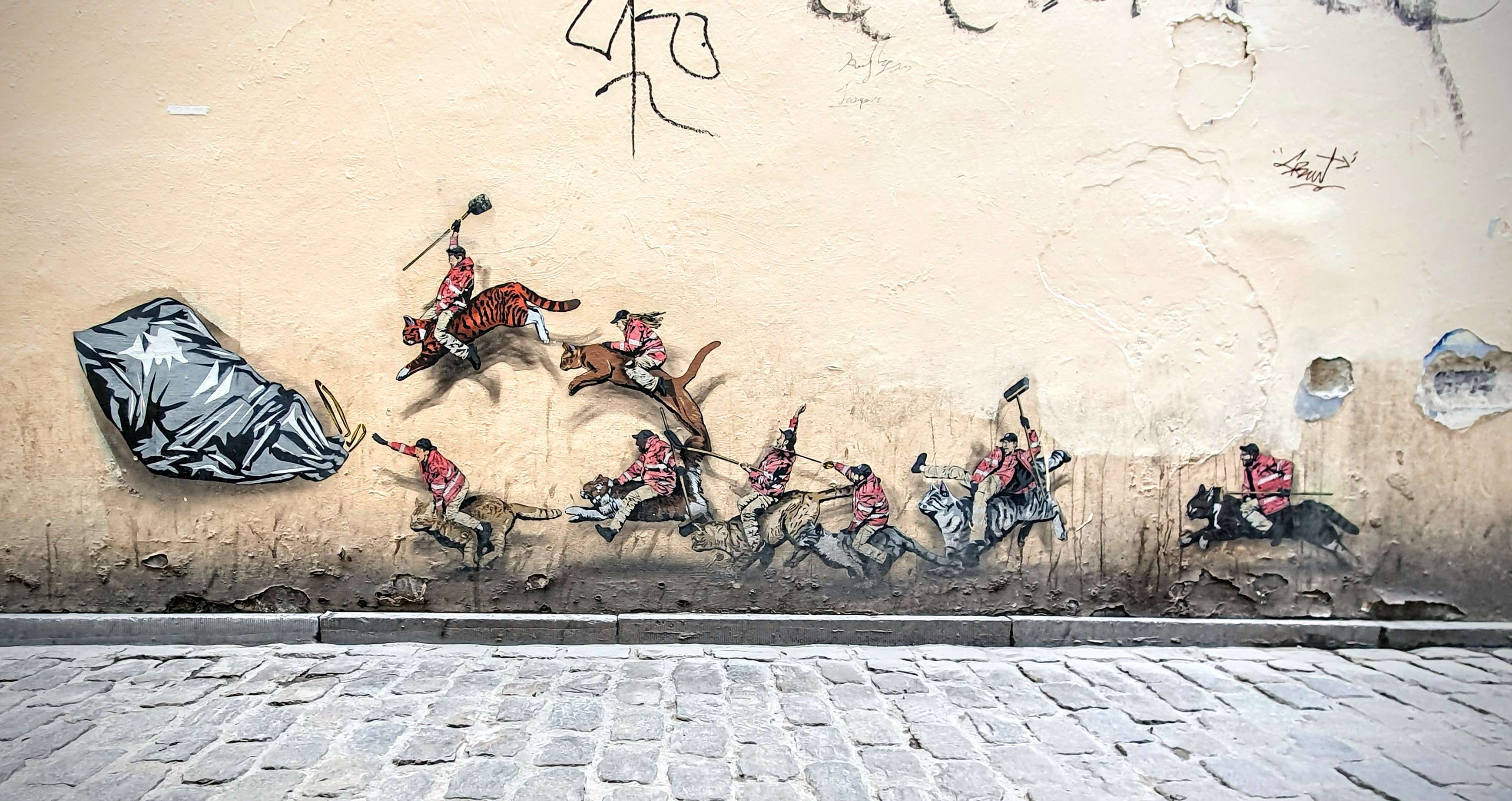 
								Street-art graffiti fresque 
								 
									64 Rue du March&eacute; aux Herbes
									1000
									Bruxelles
									Belgium 
									Pat Finder
								Street-Art-Safari.com
								