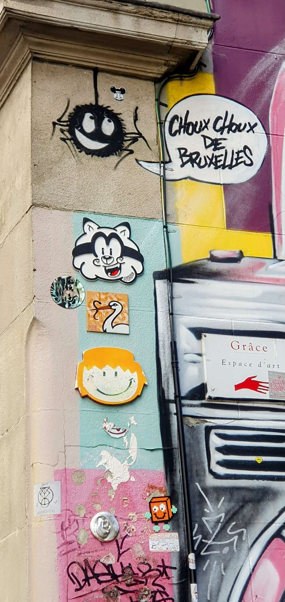 
								Street-art graffiti fresque 
								 
									18 Rue du Ch&ecirc;ne
									1000
									Bruxelles
									Belgium 
									Pat Finder
								Street-Art-Safari.com
								