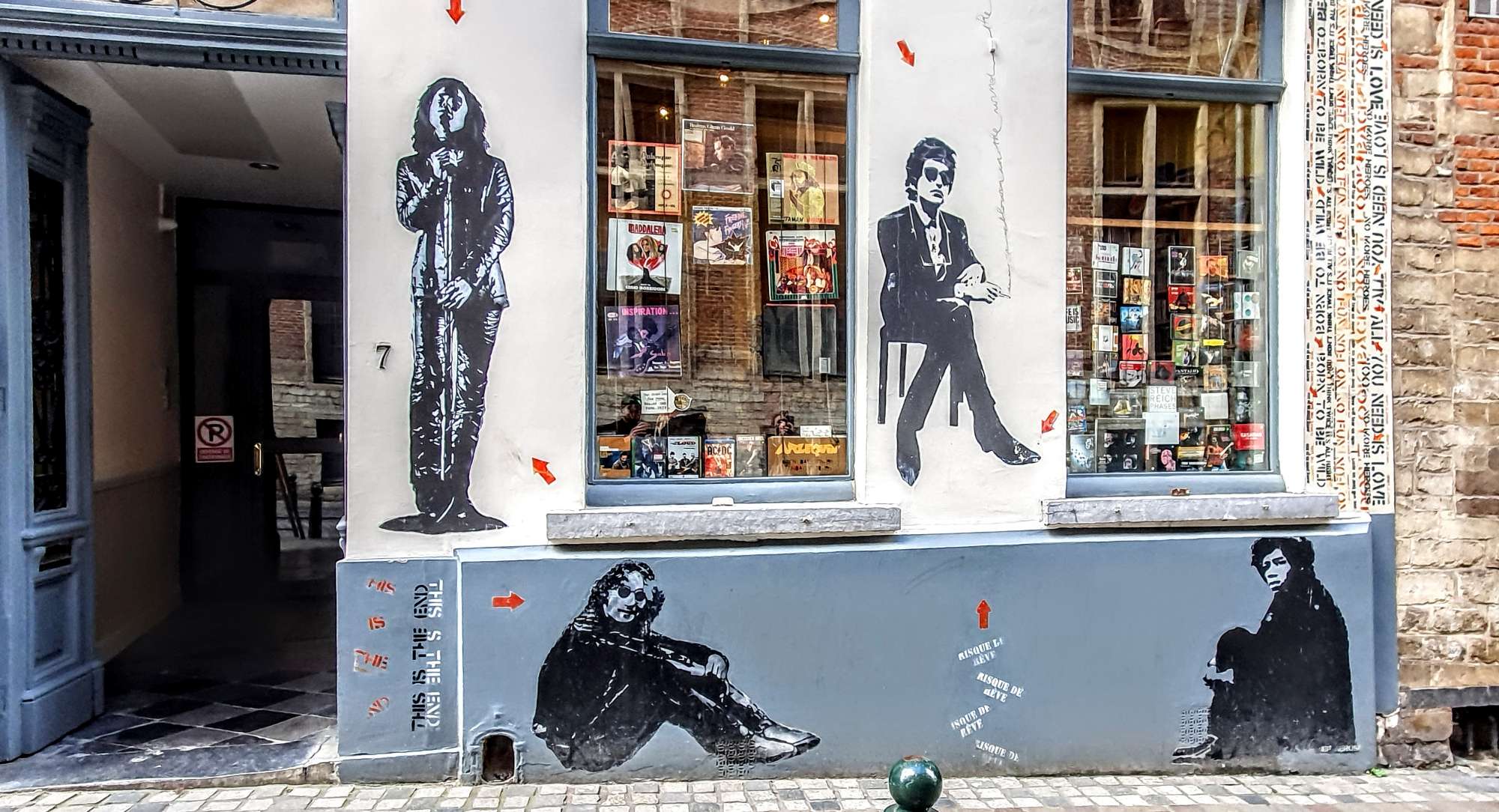 
								Street-art graffiti fresque 
								Jef Aerosol 
									8 Rue du Ch&ecirc;ne
									1000
									Bruxelles
									Belgium 
									Pat Finder
								Street-Art-Safari.com
								