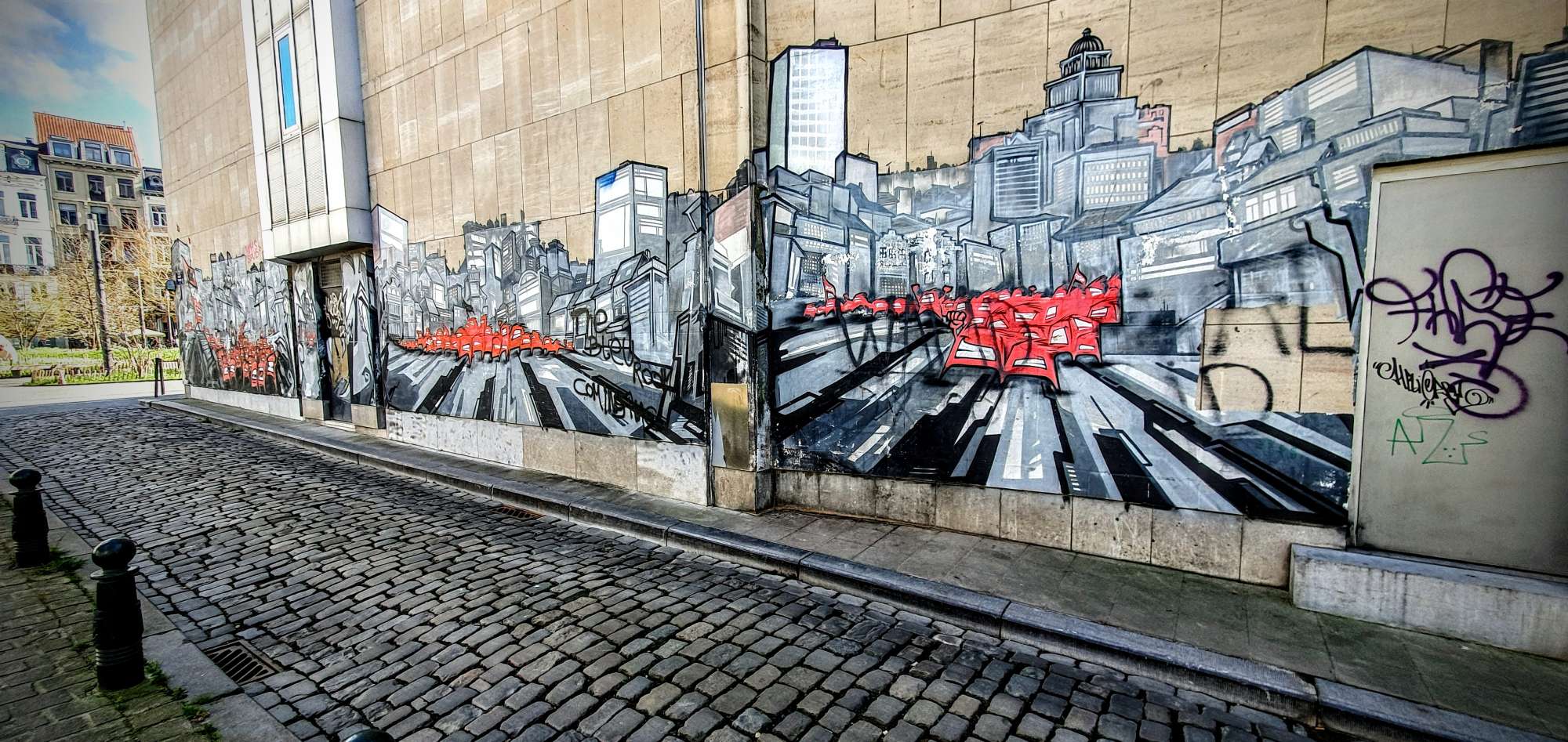 
								Street-art graffiti fresque 
								 
									9 Place Fontainas
									1000
									Bruxelles
									Belgium 
									Pat Finder
								Street-Art-Safari.com
								