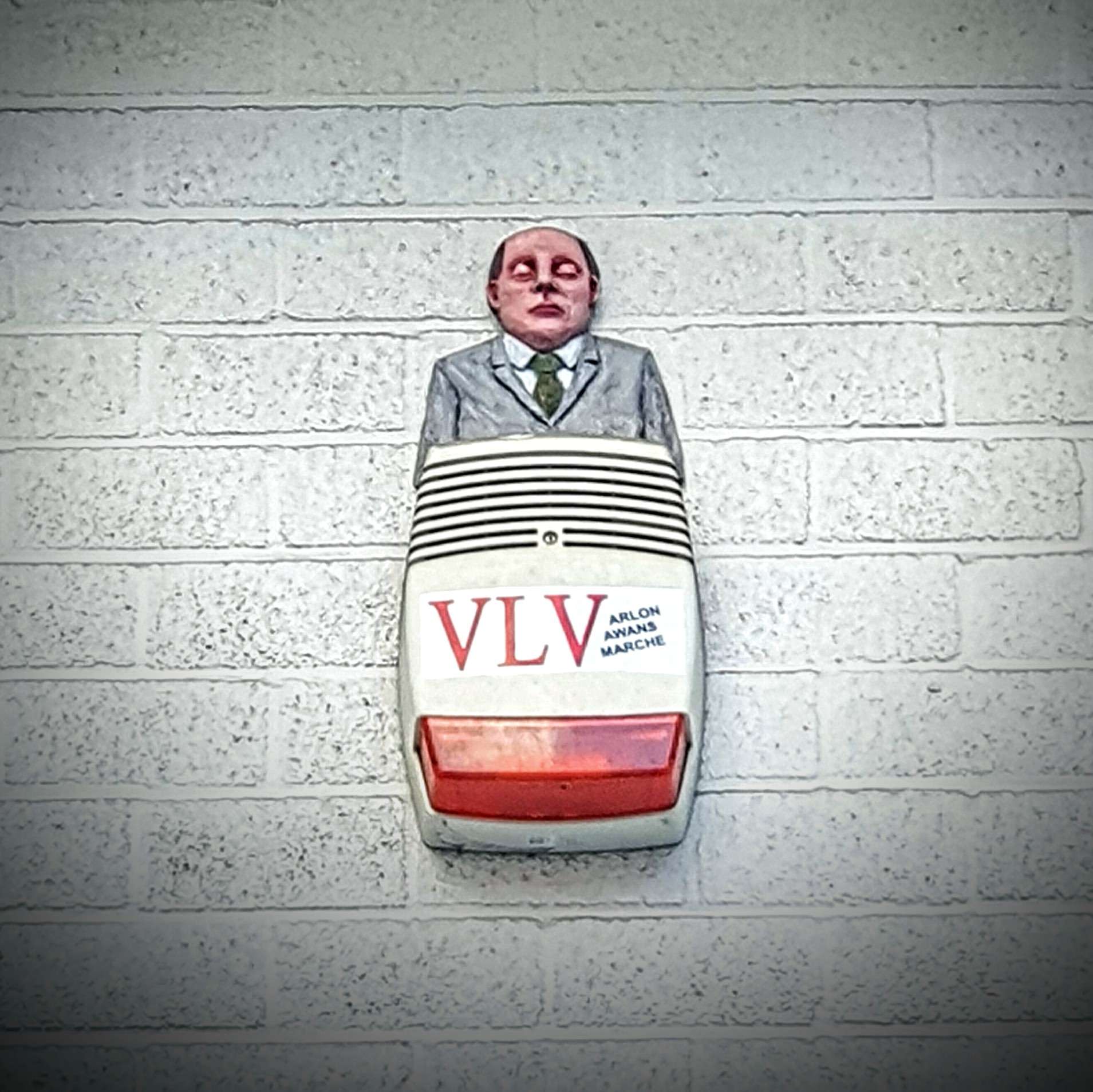 
								Street-art graffiti fresque 
								 
									1 Rue d'Accolay
									1000
									Bruxelles
									Belgium 
									Pat Finder
								Street-Art-Safari.com
								