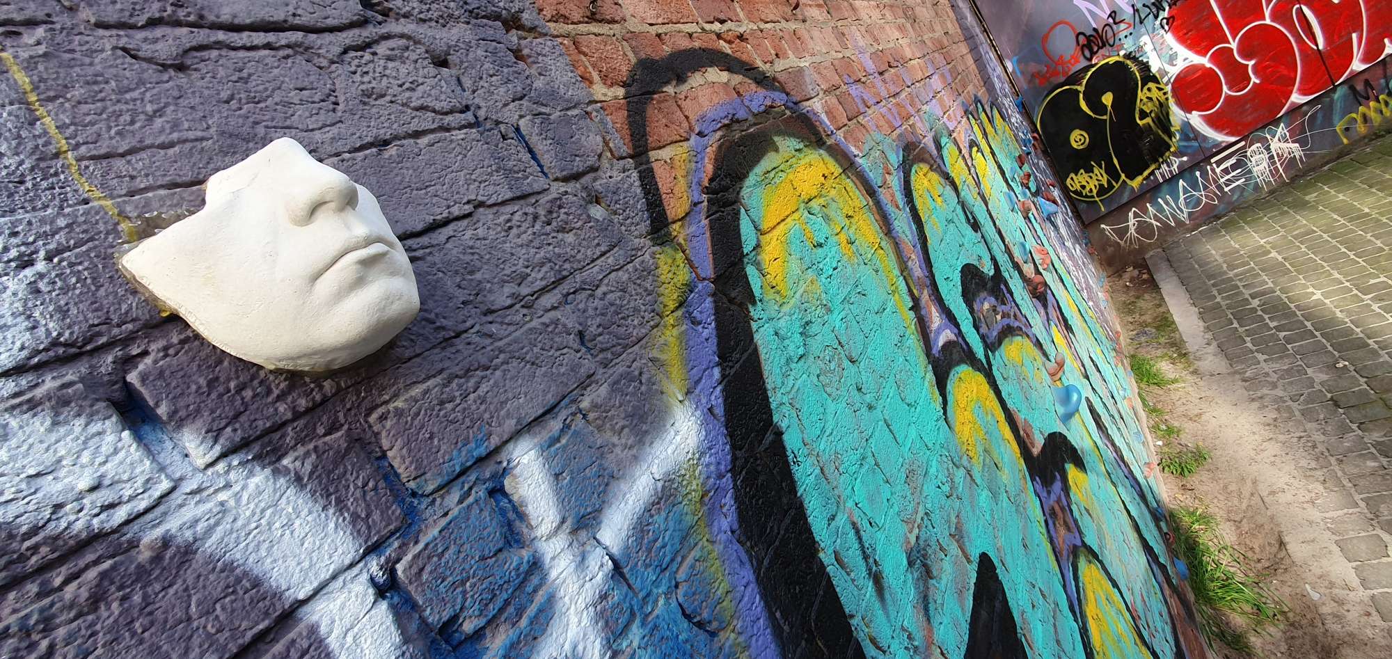 
								Street-art graffiti fresque 
								 
									17 Rue du Poin&ccedil;on
									1000
									Bruxelles
									Belgium 
									Pat Finder
								Street-Art-Safari.com
								