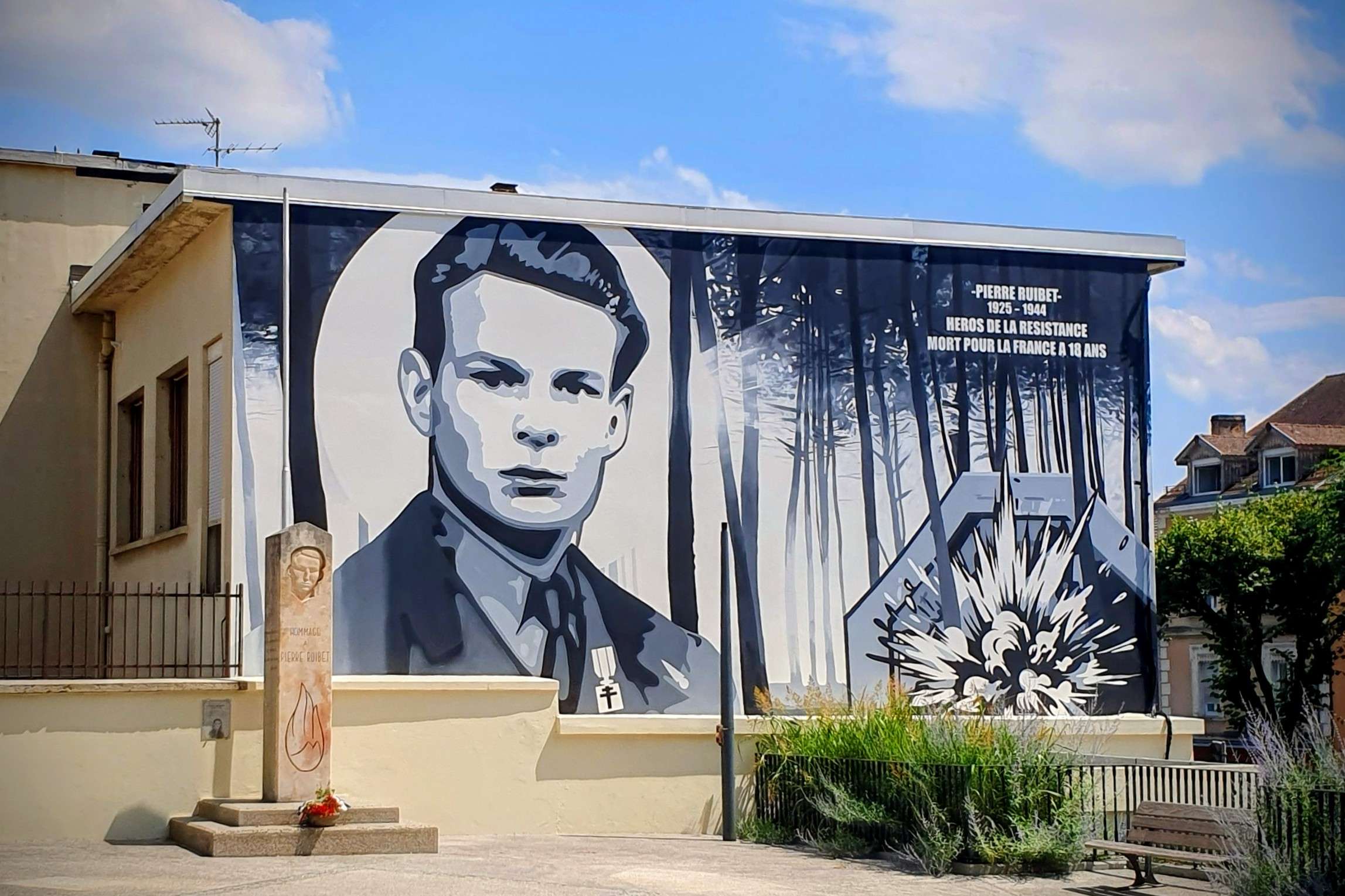 
								Street-art graffiti fresque 
								Yann Chatelin 
									4 Rue Tisserand Delange
									38500
									Voiron
									France 
									Pat Finder
								Street-Art-Safari.com
								