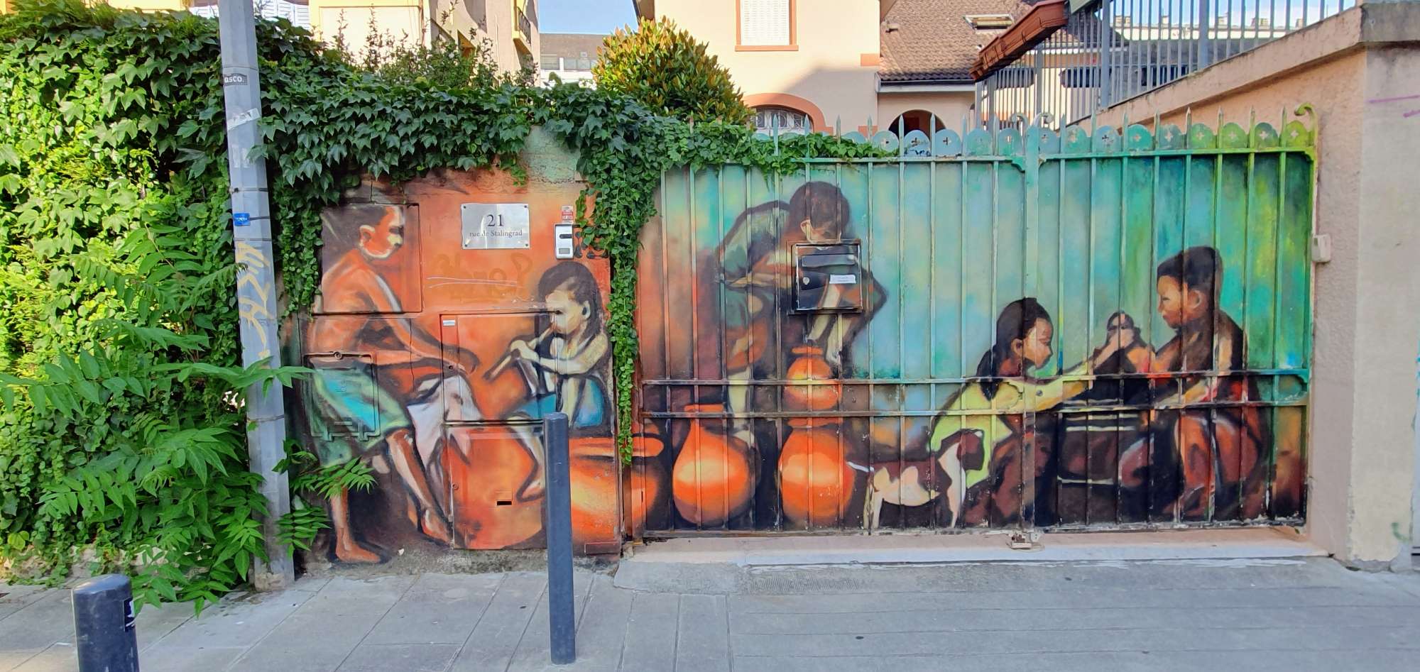 
								Street-art graffiti fresque 
								 
									22 Rue de Stalingrad
									38100
									Grenoble
									France 
									Pat Finder
								Street-Art-Safari.com
								