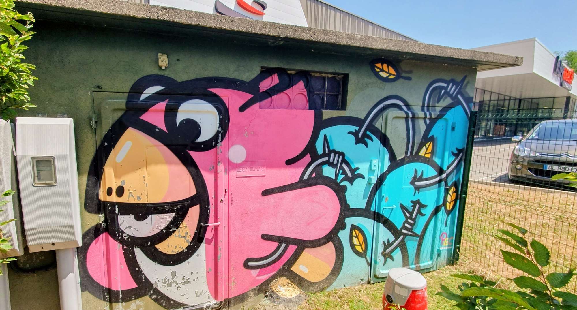 
								Street-art graffiti fresque 
								PEC 
									3 Boulevard Pierre et Marie Curie
									42230
									Roche-la-Moli&egrave;re
									France 
									Pat Finder
								Street-Art-Safari.com
								