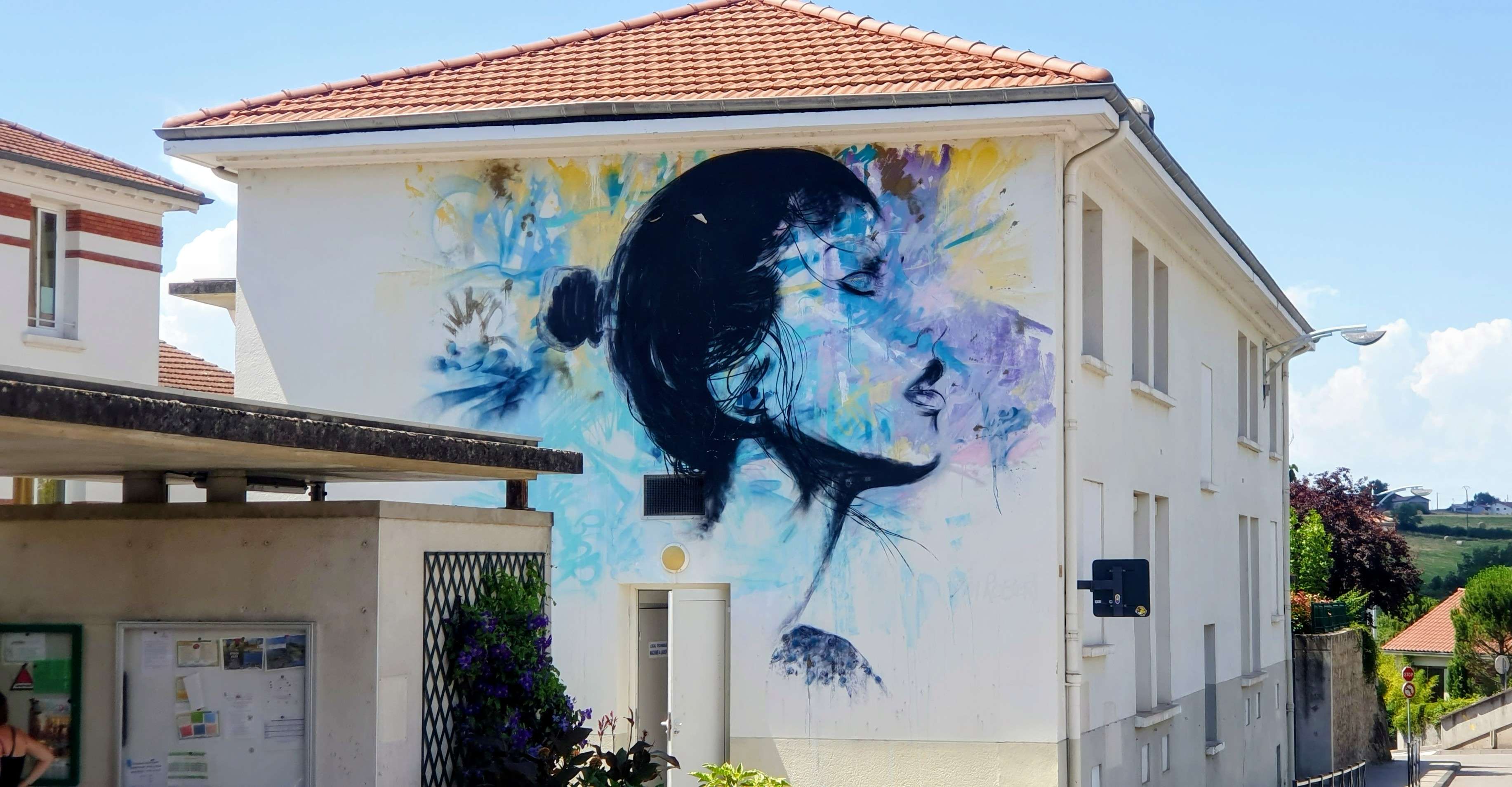 
								Street-art graffiti fresque 
								JM Robert 
									1 Rue Louis Comt&eacute;
									42230
									Roche-la-Moli&egrave;re
									France 
									Pat Finder
								Street-Art-Safari.com
								