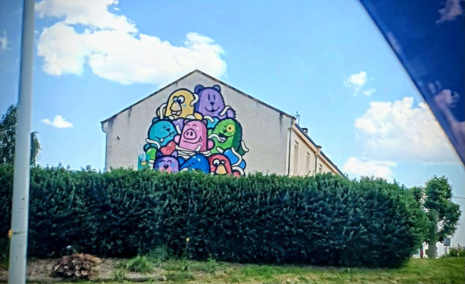 
								Street-art graffiti fresque 
								PEC 
									20B Boulevard Pierre et Marie Curie
									42230
									Roche-la-Moli&egrave;re
									France 
									Pat Finder
								Street-Art-Safari.com
								