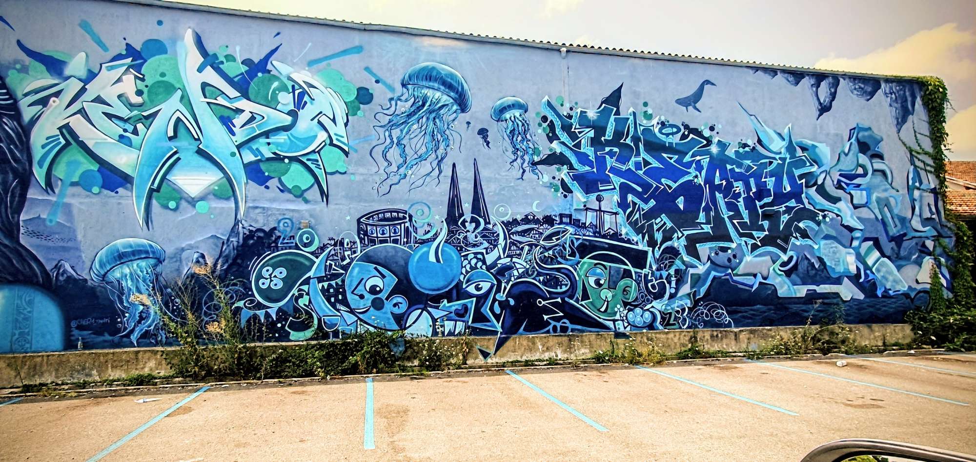 
								Street-art graffiti fresque 
								 
									12 Avenue Dubrocq
									64100
									Bayonne
									France 
									Pat Finder
								Street-Art-Safari.com
								