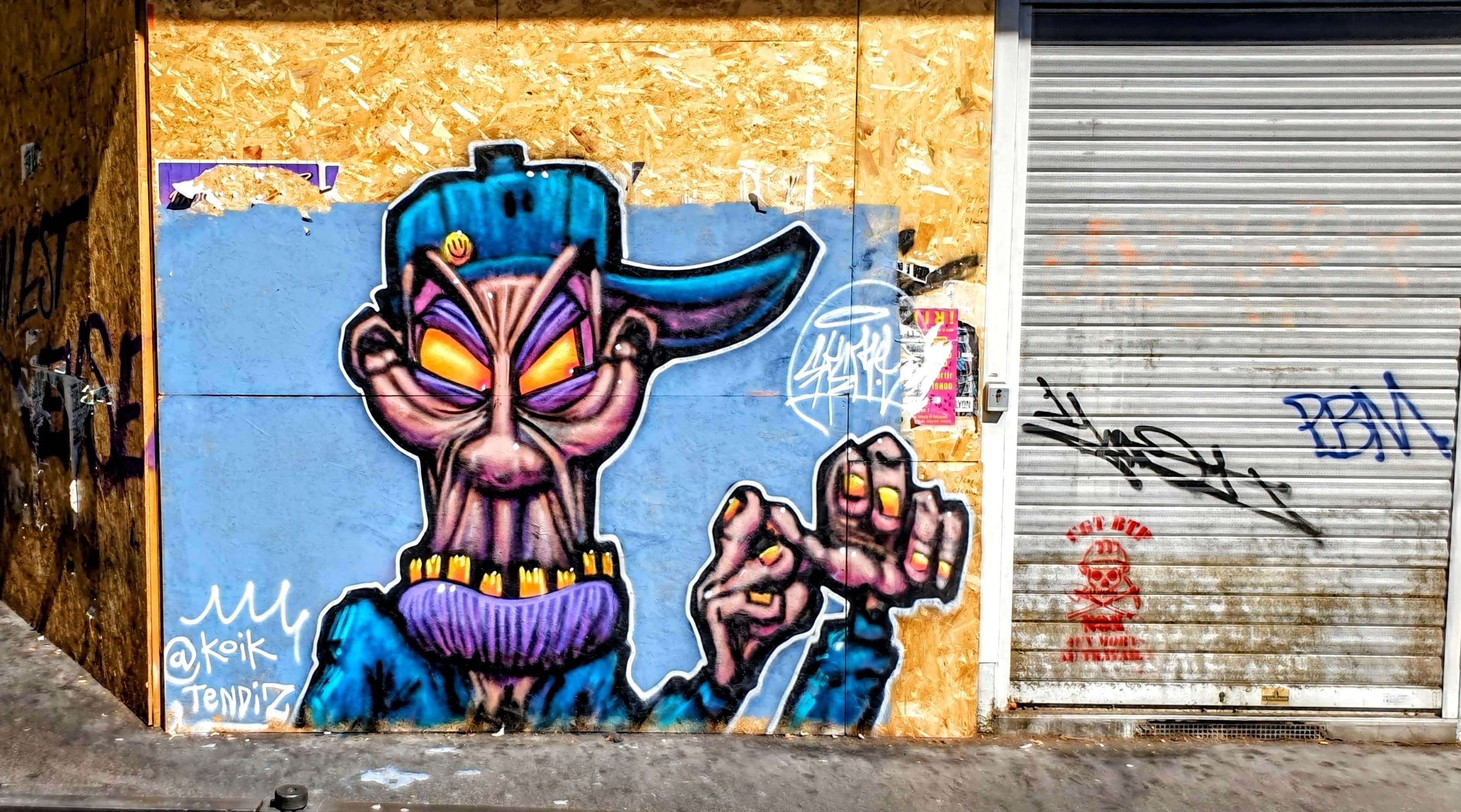 
								Street-art graffiti fresque 
								Skema 
									165 Avenue Mar&eacute;chal de Saxe
									69003
									Lyon
									France 
									Pat Finder
								Street-Art-Safari.com
								