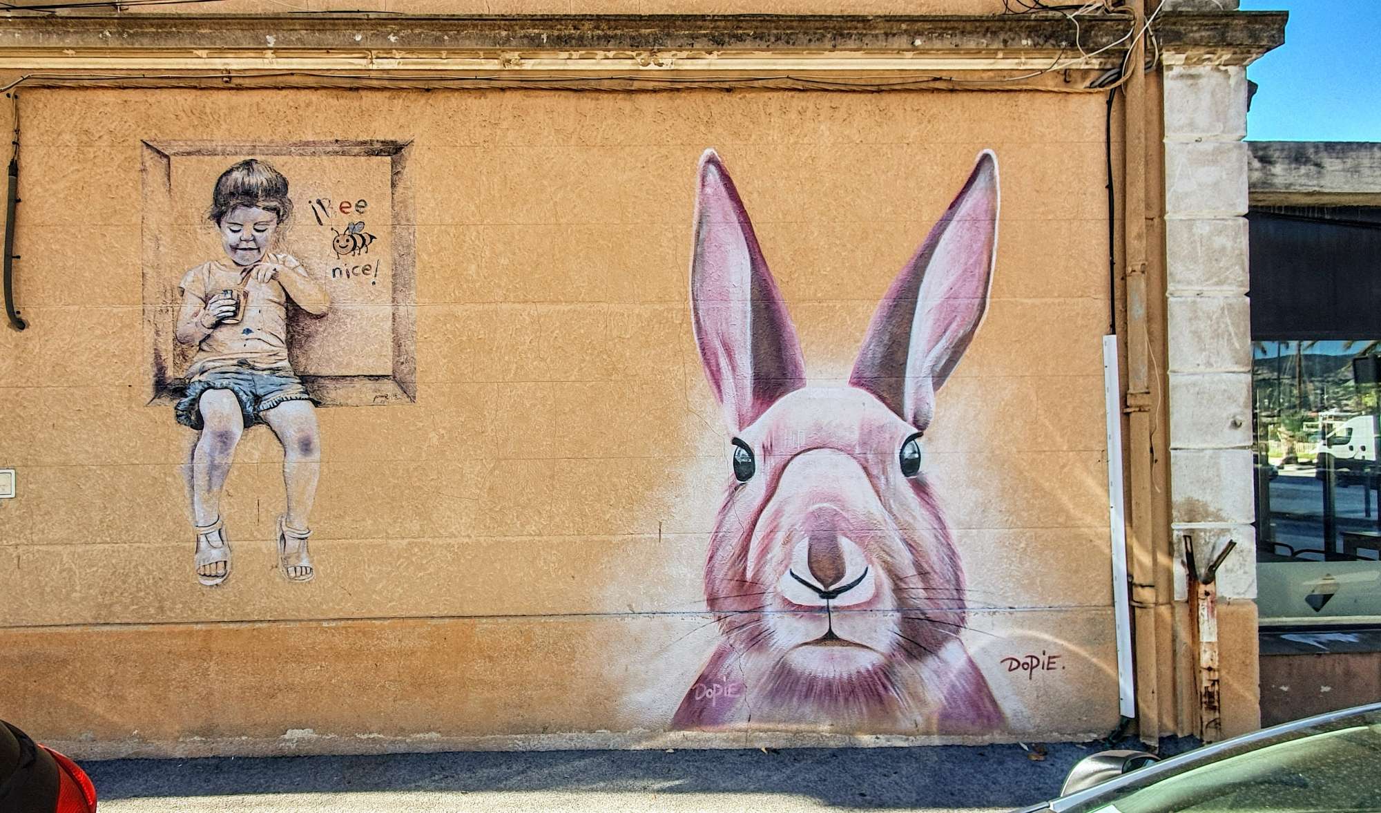 
								Street-art graffiti fresque 
								Dopie, Xarvis Arredondo 
									49 Impasse Zunino
									83500
									La Seyne-sur-Mer
									France 
									Pat Finder
								Street-Art-Safari.com
								